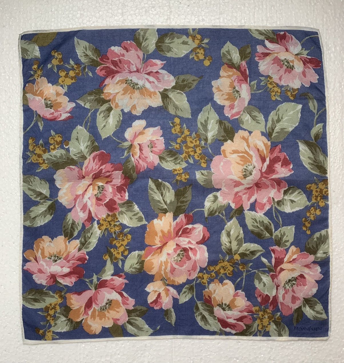 Yves Saint Laurent Yves Saint Laurent Vintage Handkerchief/Neckerchief Size ONE SIZE - 3 Thumbnail