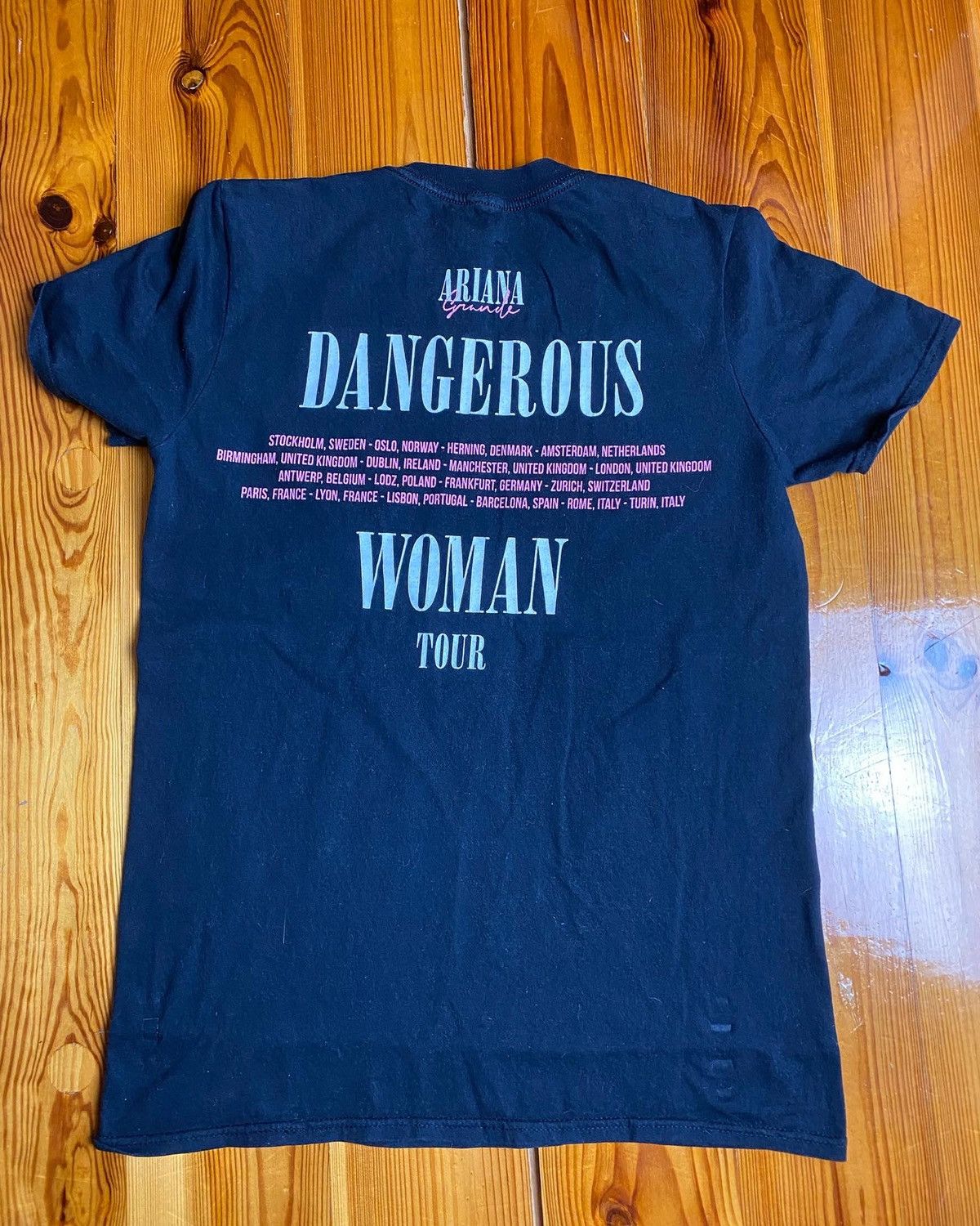 Band Tees × Other Ariana Grande - kissy face - Dangerous woman tour Size US S / EU 44-46 / 1 - 5 Thumbnail