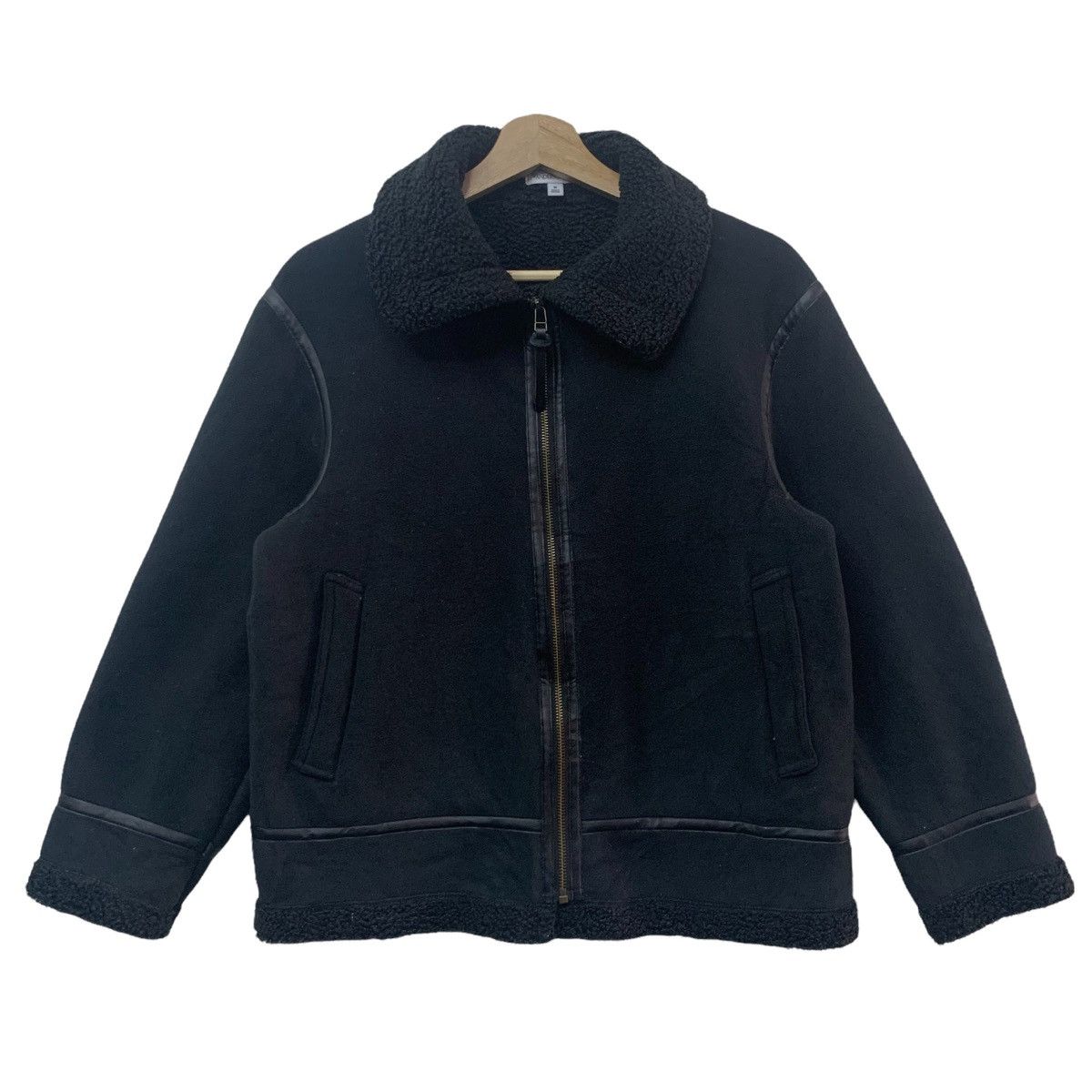 JW Anderson × Uniqlo JW Anderson UNIQLO Faux Sherpa Fleece Jacket Size M / US 6-8 / IT 42-44 - 1 Thumbnail