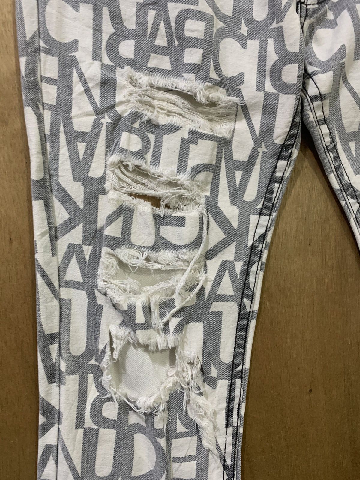Seditionaries SKY BOMBER Fullprinted Allover Rugged Distressed Denim Jeans Size US 30 / EU 46 - 8 Thumbnail