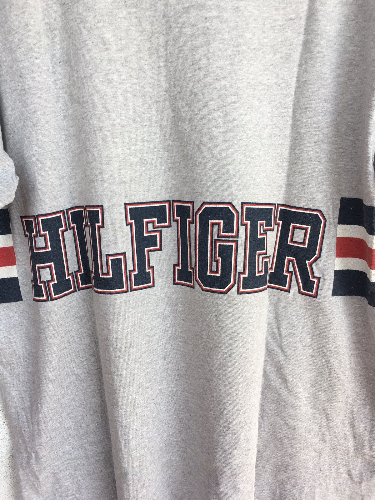 Tommy Hilfiger Vintage 90s Tommy Hilfiger Big Logo T Shirt Size US XL / EU 56 / 4 - 4 Thumbnail