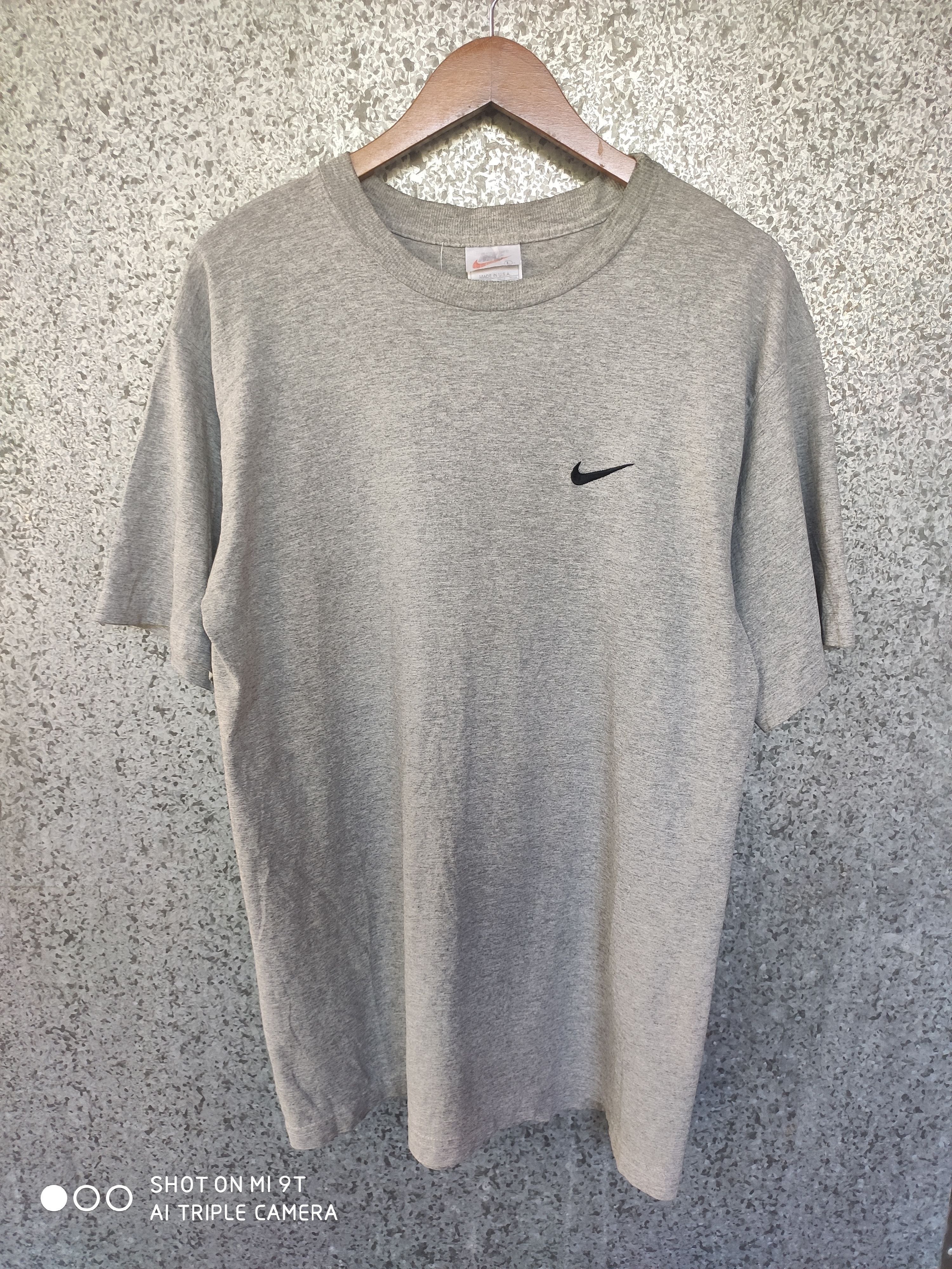 Nike Vintage 90s Vintage Nike t shirt small logo made in USA Size US L / EU 52-54 / 3 - 1 Thumbnail
