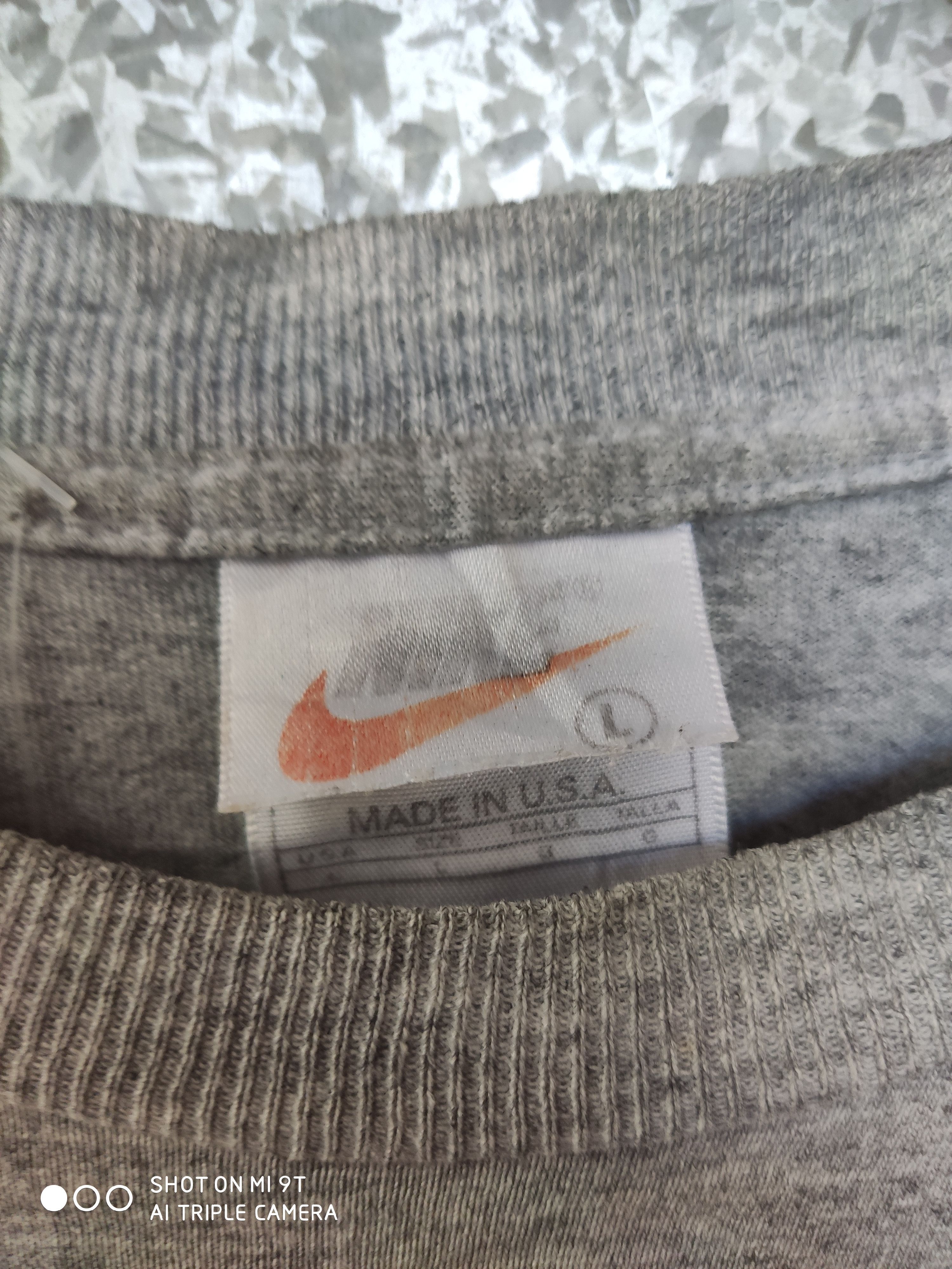 Nike Vintage 90s Vintage Nike t shirt small logo made in USA Size US L / EU 52-54 / 3 - 4 Thumbnail