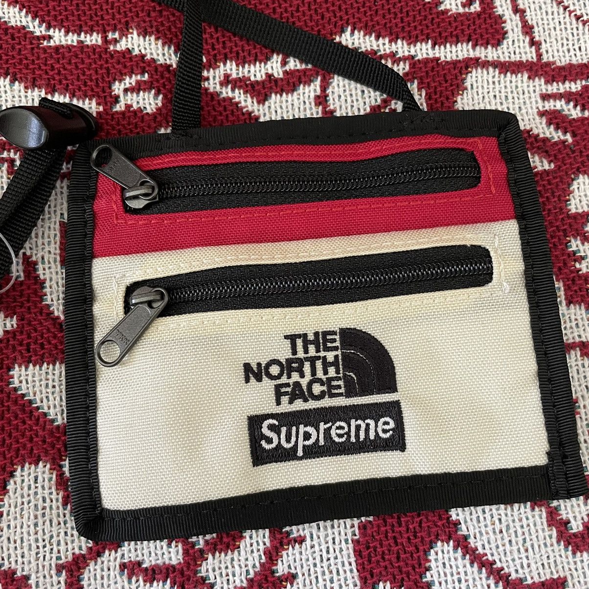 North face supreme store wallet