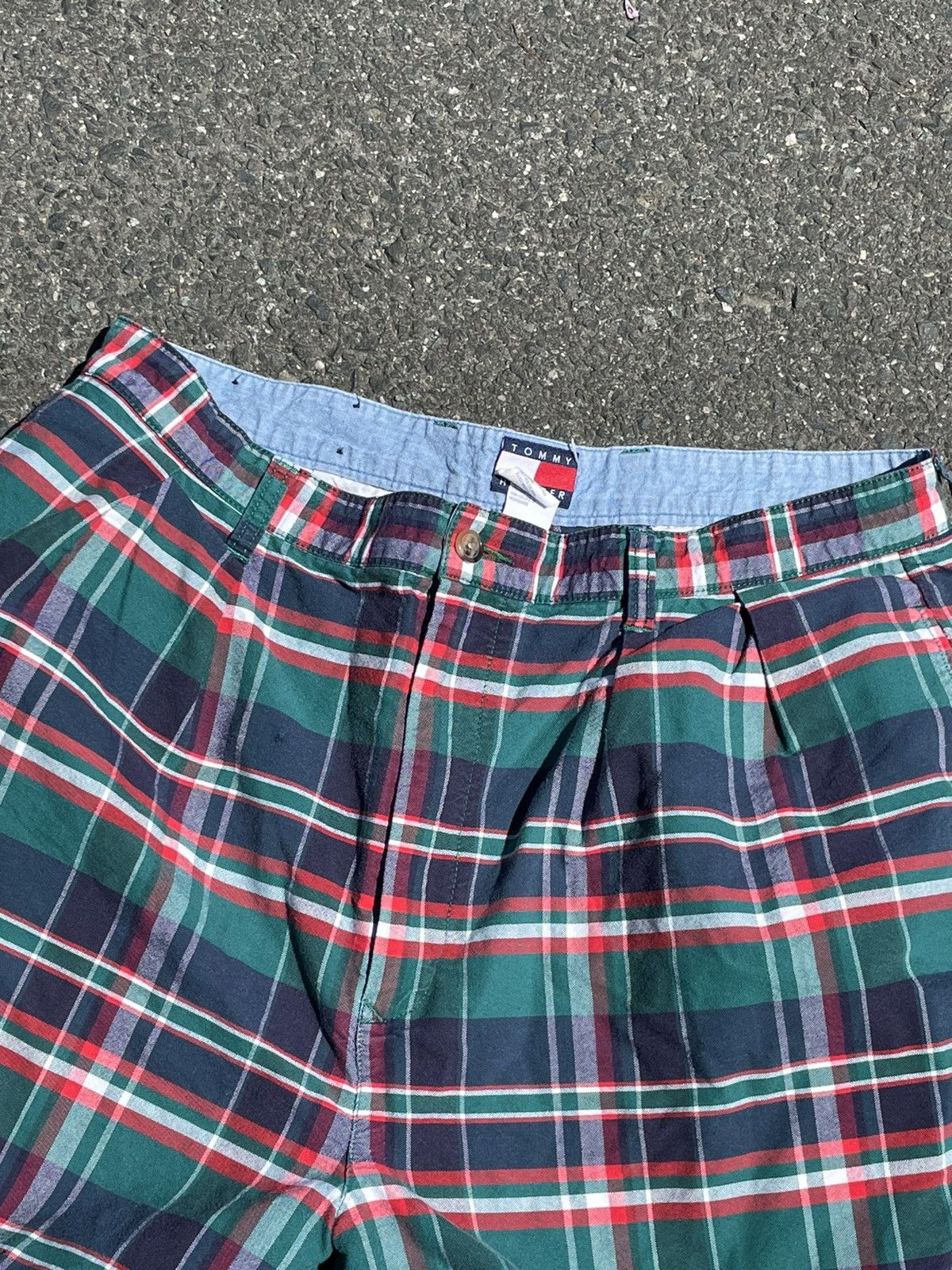 Tommy Hilfiger 90s Vintage Tommy Hilfiger Plaid preppy Bermuda shorts Size US 36 / EU 52 - 1 Thumbnail
