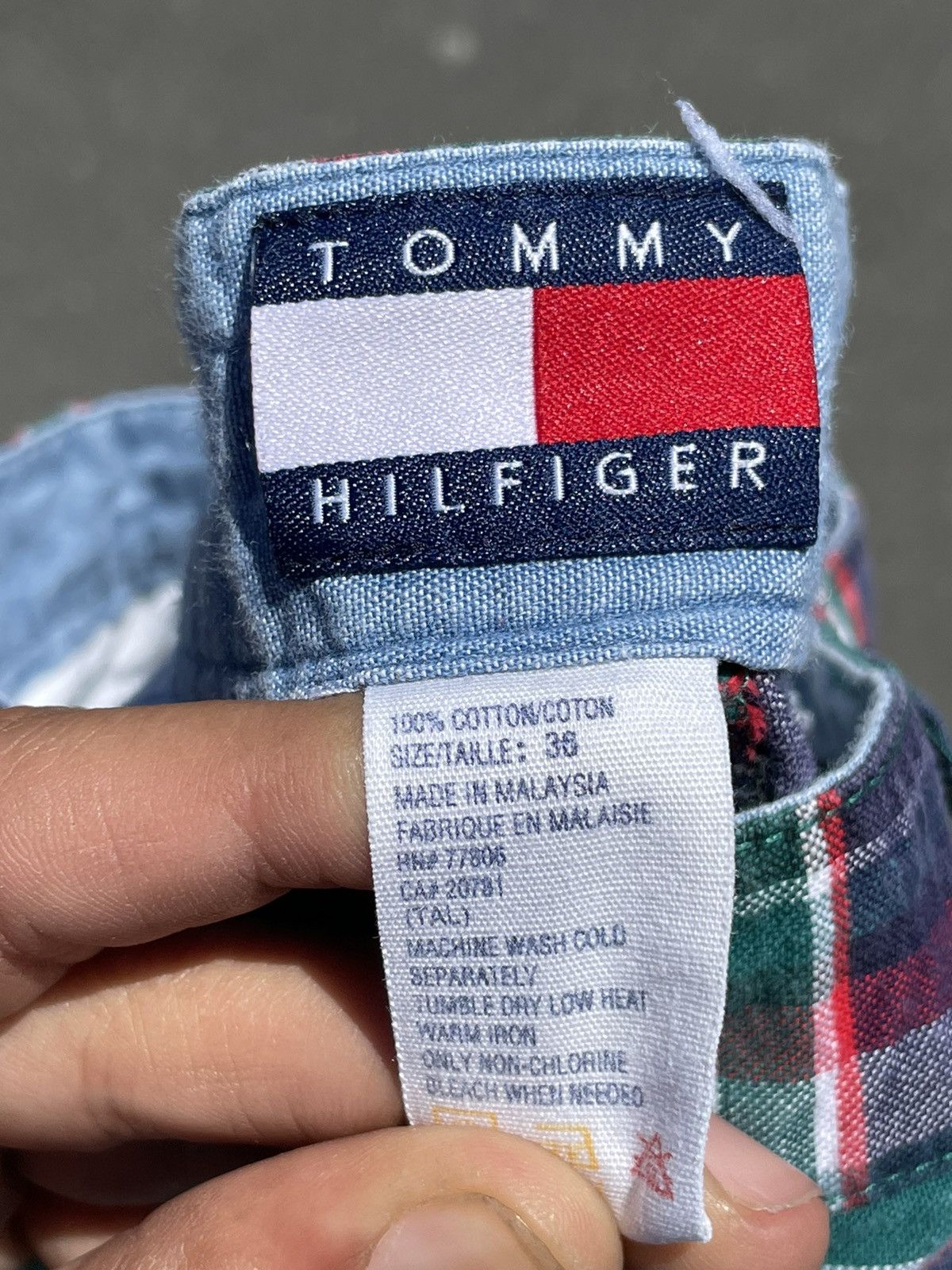 Tommy Hilfiger 90s Vintage Tommy Hilfiger Plaid preppy Bermuda shorts Size US 36 / EU 52 - 3 Thumbnail