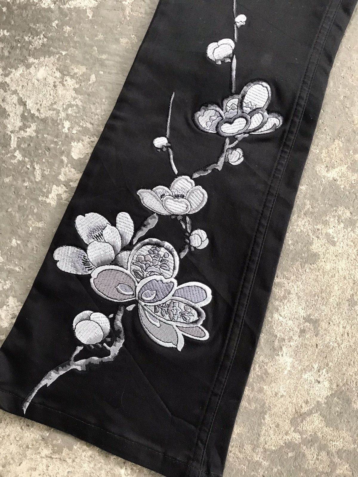 Seditionaries Glamdy Long pants flower embroidery Size US 30 / EU 46 - 3 Thumbnail