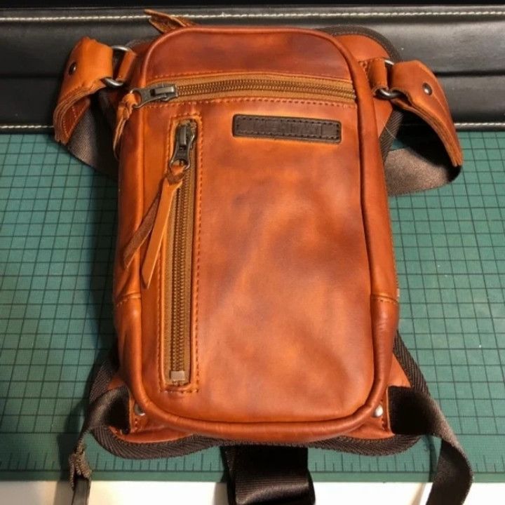 Genuine Leather KUSHITANI : 2 WAY LEATHER MOTORCYCLE/BIKERS LEG BAG Size ONE SIZE - 10 Thumbnail