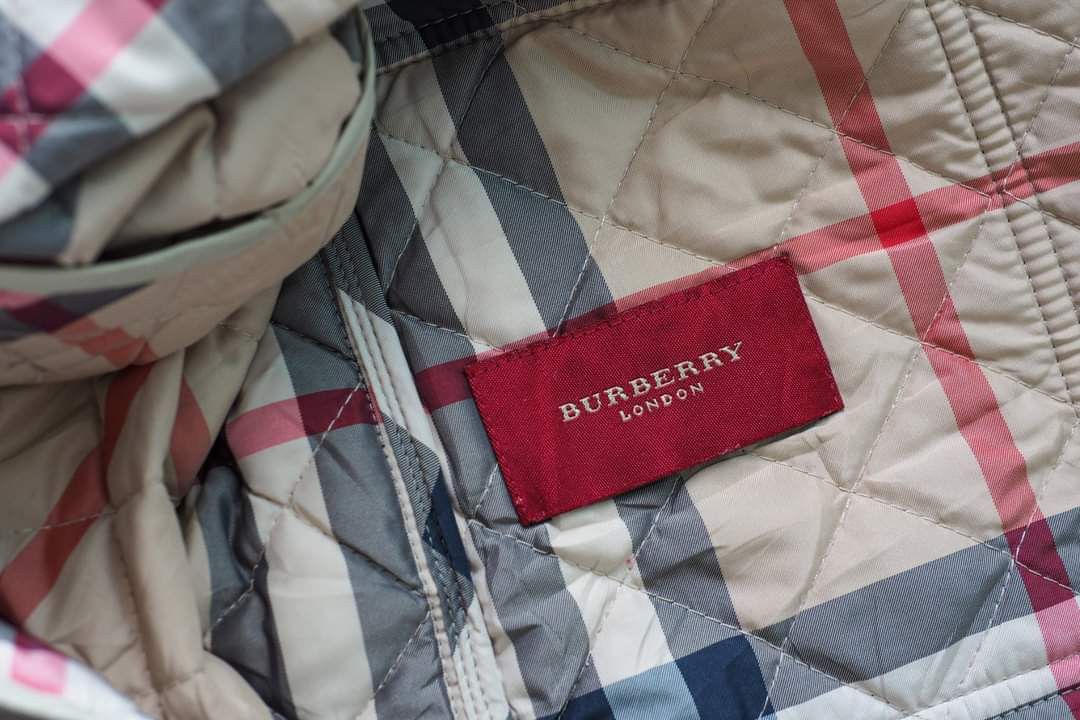 Burberry Vintage Burberry London Puff Jacket fashion Elegance Size US M / EU 48-50 / 2 - 2 Thumbnail