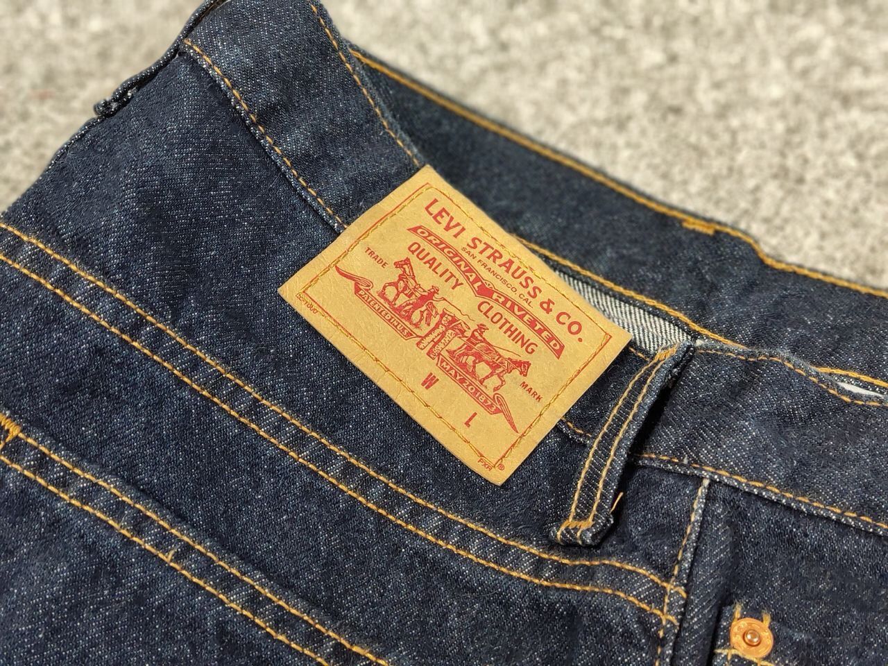 Levi's Vintage 90s Levis 505 Blue Classic Denim Jeans Made Canada Size US 33 - 18 Thumbnail