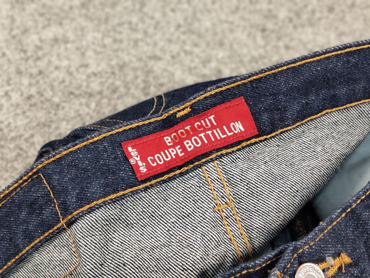 Levi's Vintage 90s Levis 505 Blue Classic Denim Jeans Made Canada Size US 33 - 20 Thumbnail