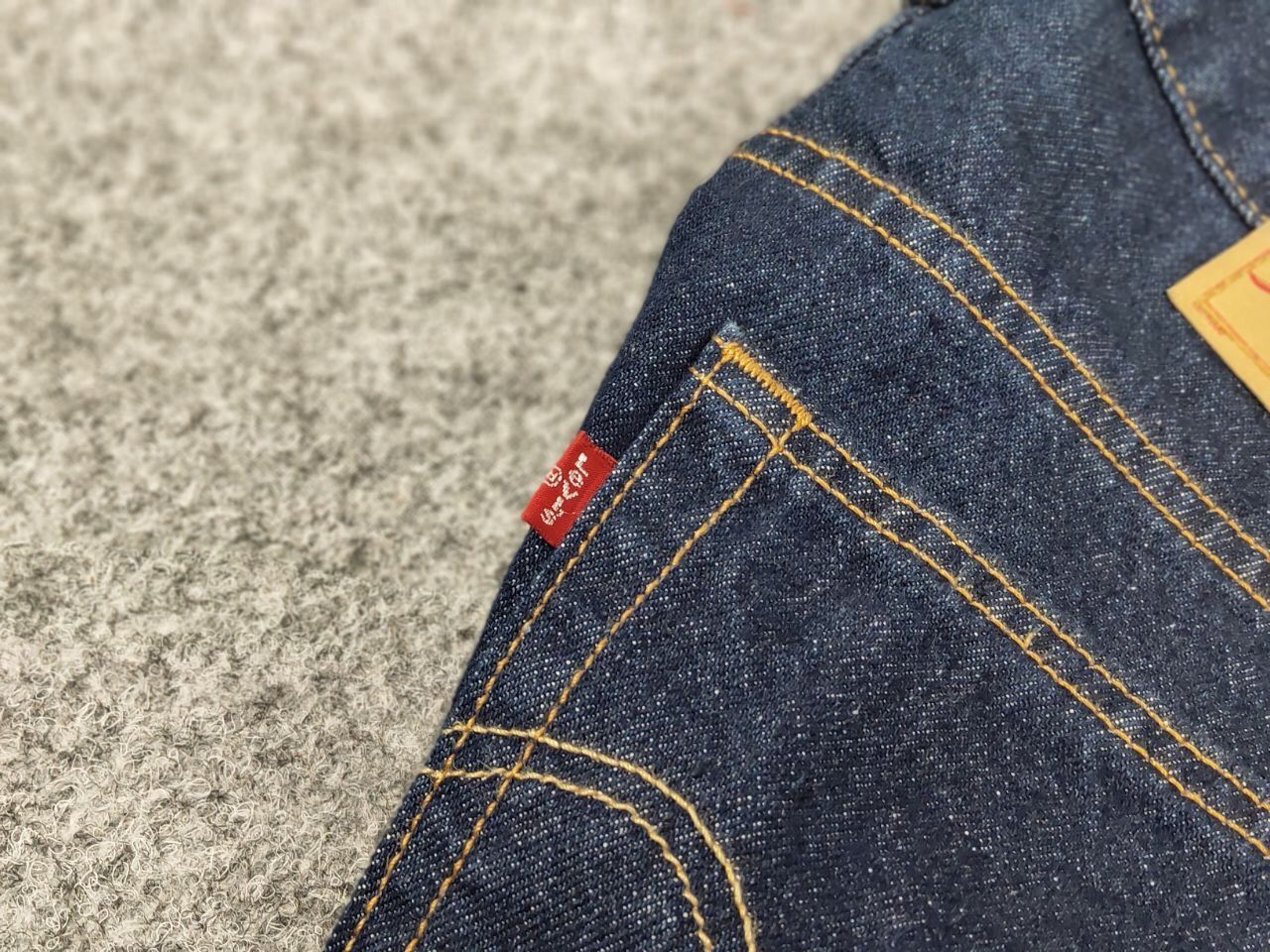 Levi's Vintage 90s Levis 505 Blue Classic Denim Jeans Made Canada Size US 33 - 19 Thumbnail