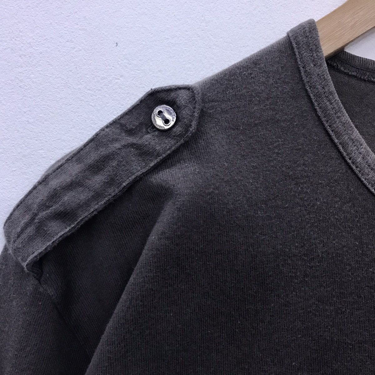 Burberry Rare!! Burberry Black Label Long Sleeve Tee Size US M / EU 48-50 / 2 - 6 Thumbnail