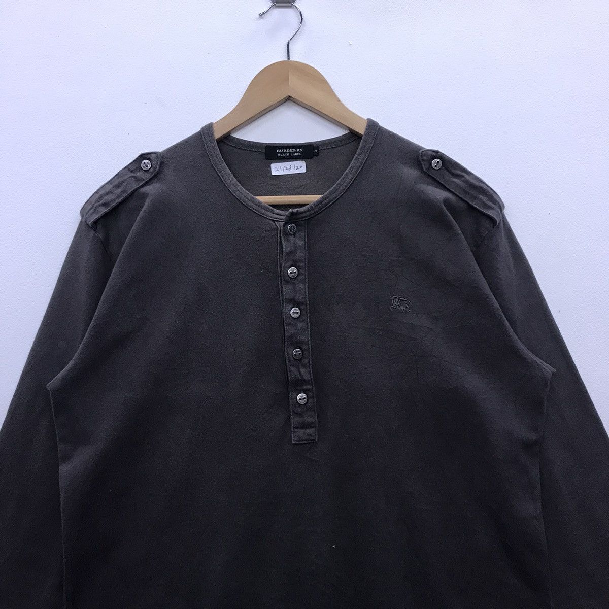 Burberry Rare!! Burberry Black Label Long Sleeve Tee Size US M / EU 48-50 / 2 - 3 Thumbnail