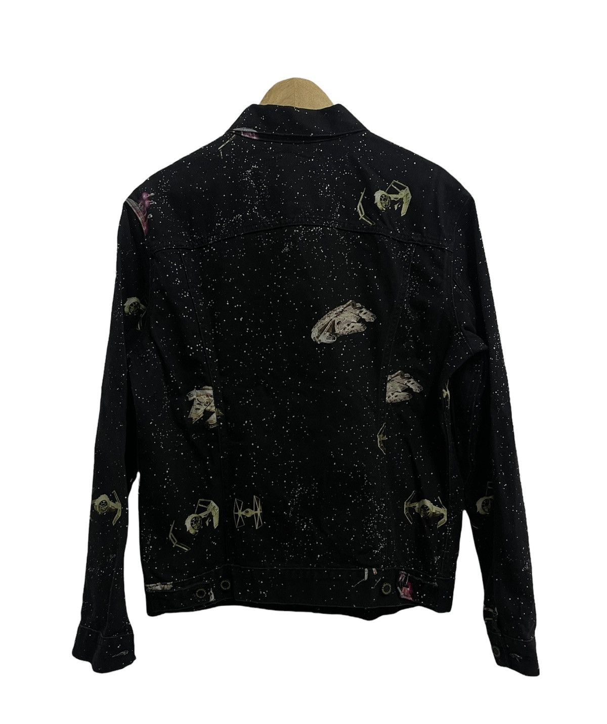 Levi's Vintage Clothing NOS LEVIS X STAR WARS ALL OVER GALAXY PRINT Size US L / EU 52-54 / 3 - 3 Thumbnail