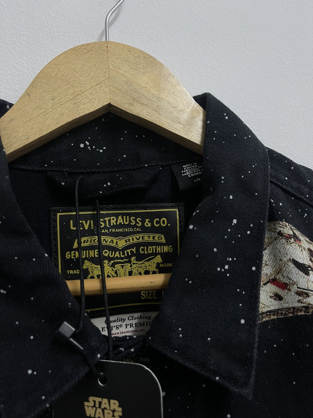 Levi's Vintage Clothing NOS LEVIS X STAR WARS ALL OVER GALAXY PRINT Size US L / EU 52-54 / 3 - 4 Thumbnail