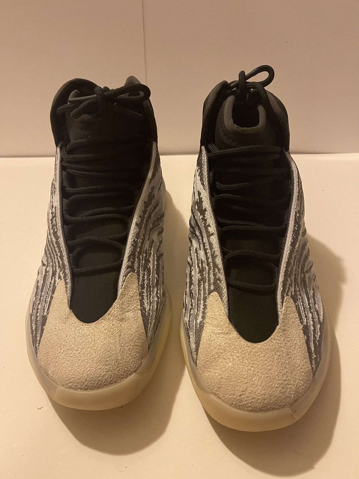 Adidas YZY QNTM Size US 12 / EU 45 - 1 Thumbnail
