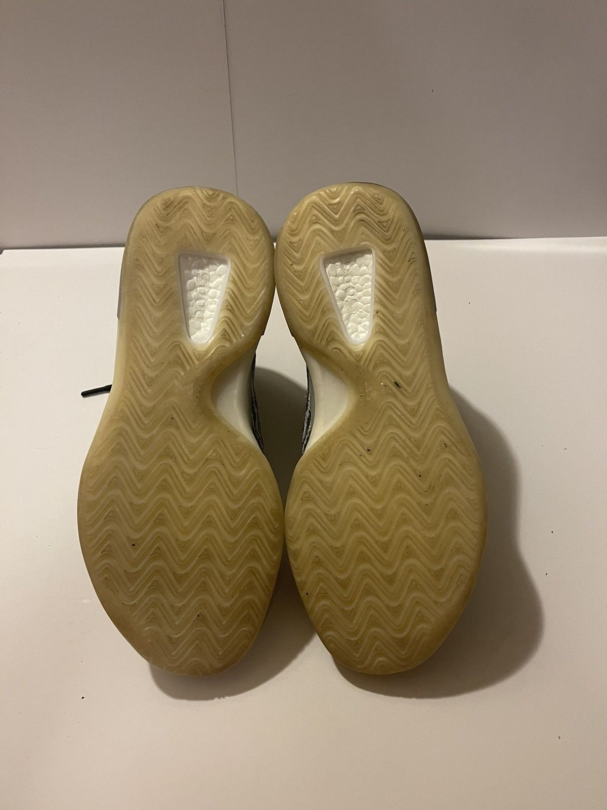 Adidas YZY QNTM Size US 12 / EU 45 - 4 Thumbnail