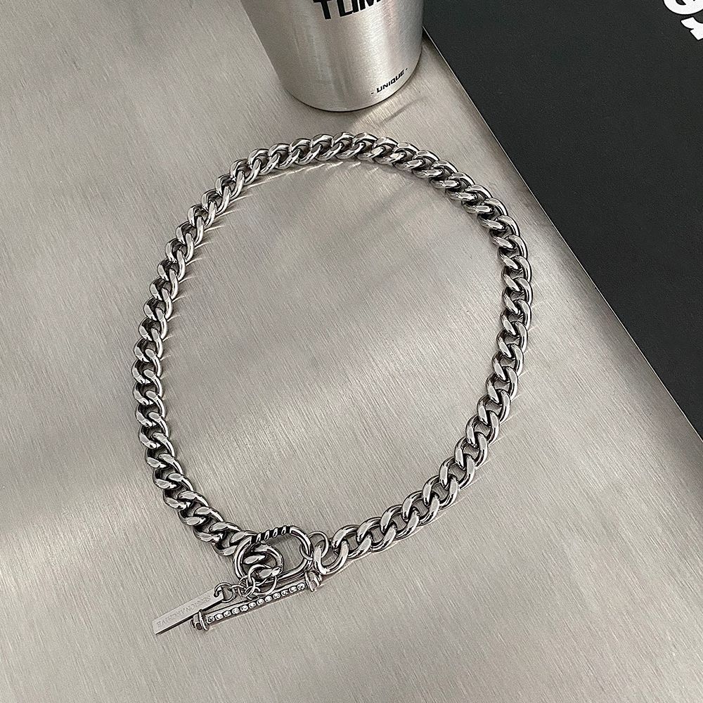 Jewelry × Vintage Fashion titanium steel word buckle clavicle chain Size ONE SIZE - 1 Thumbnail