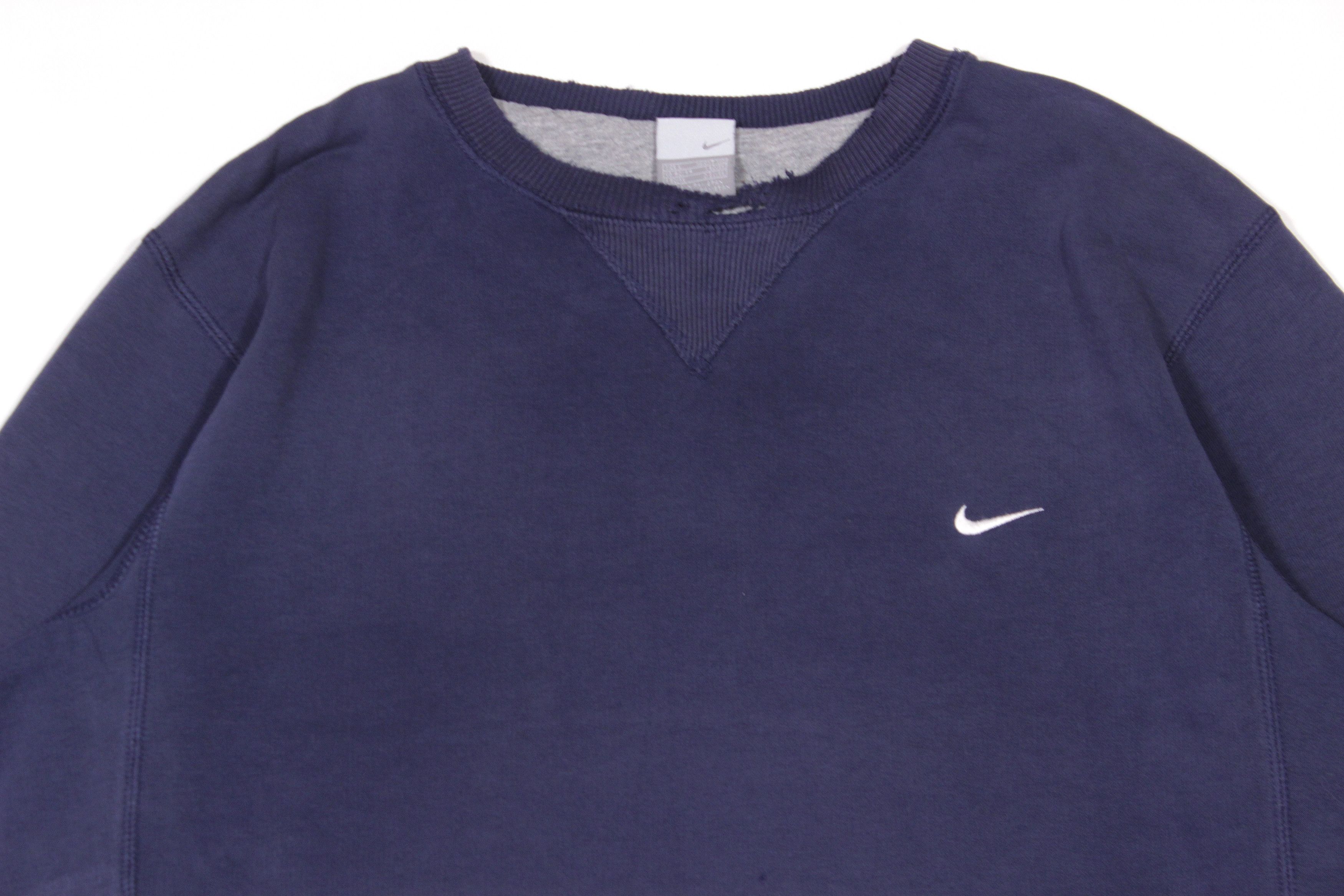 Nike 00S Swoosh Logo Distressed Sweatshirt Size US L / EU 52-54 / 3 - 3 Thumbnail