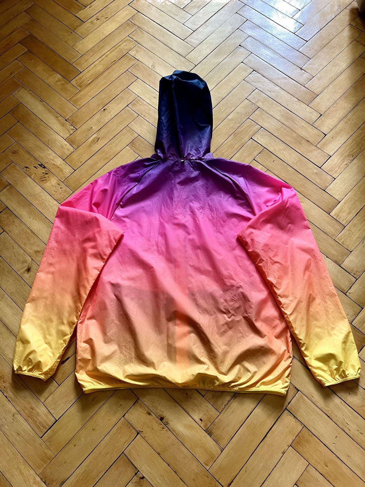 Nike windrunner jacket in sunset print hotsell