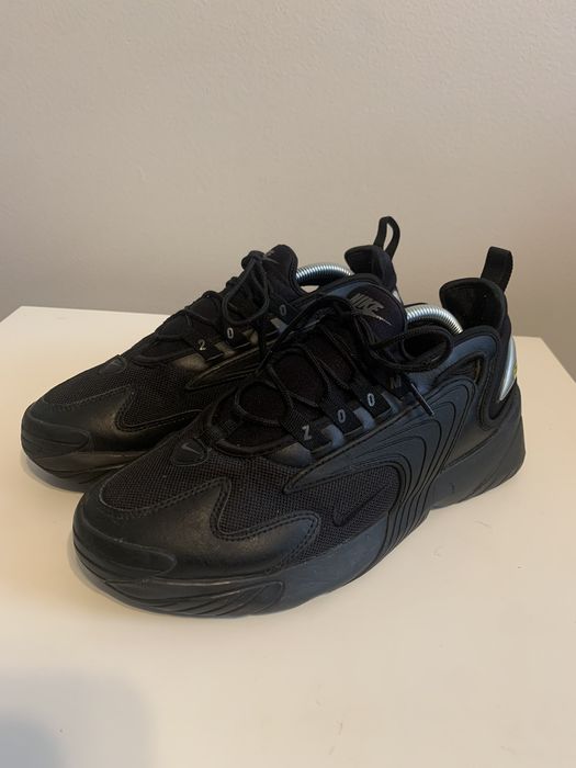 triple black nike zoom 2k