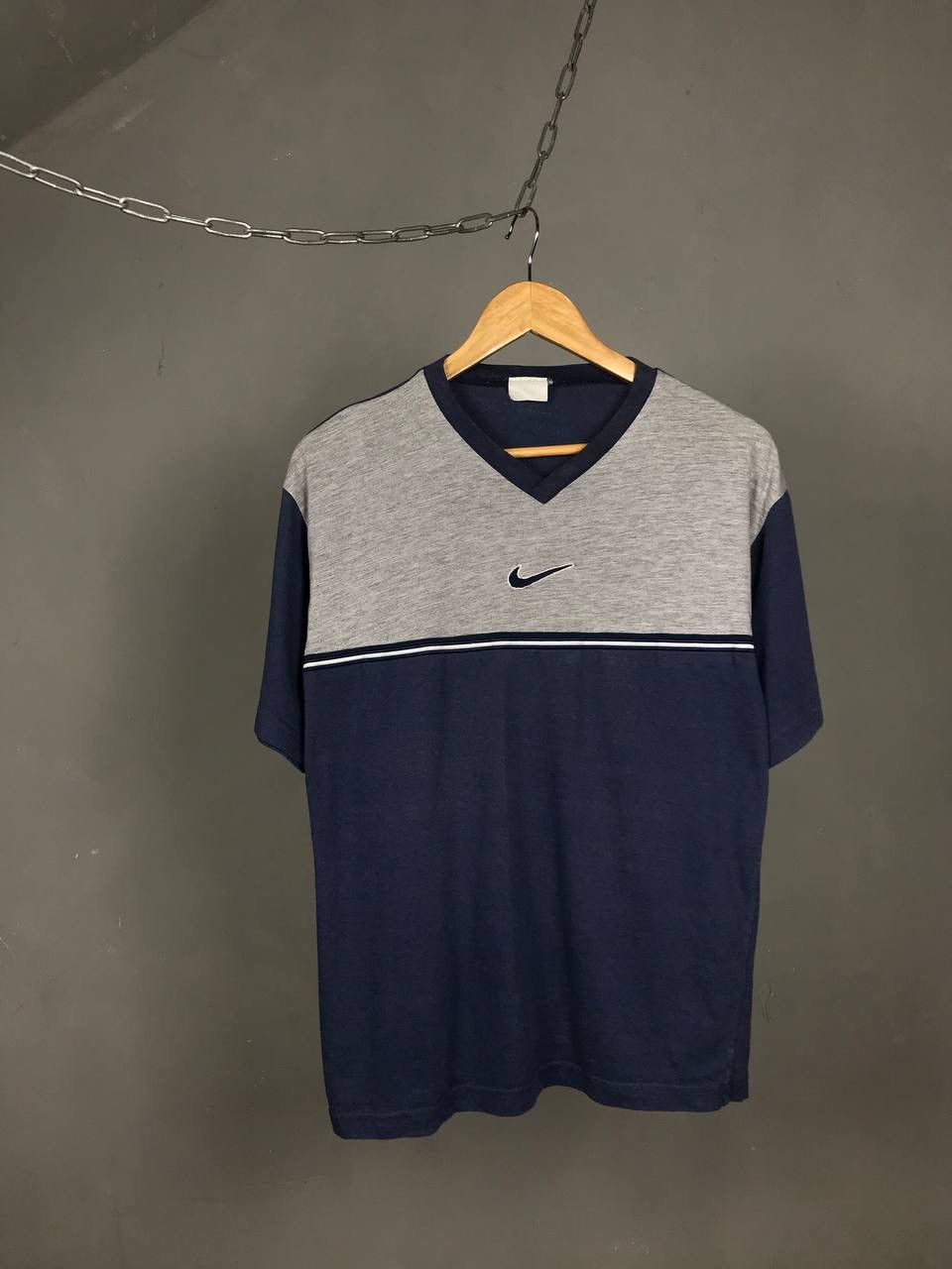 Nike × Vintage Nike swoosh streetwear vintage center logo tee Size US S / EU 44-46 / 1 - 1 Thumbnail