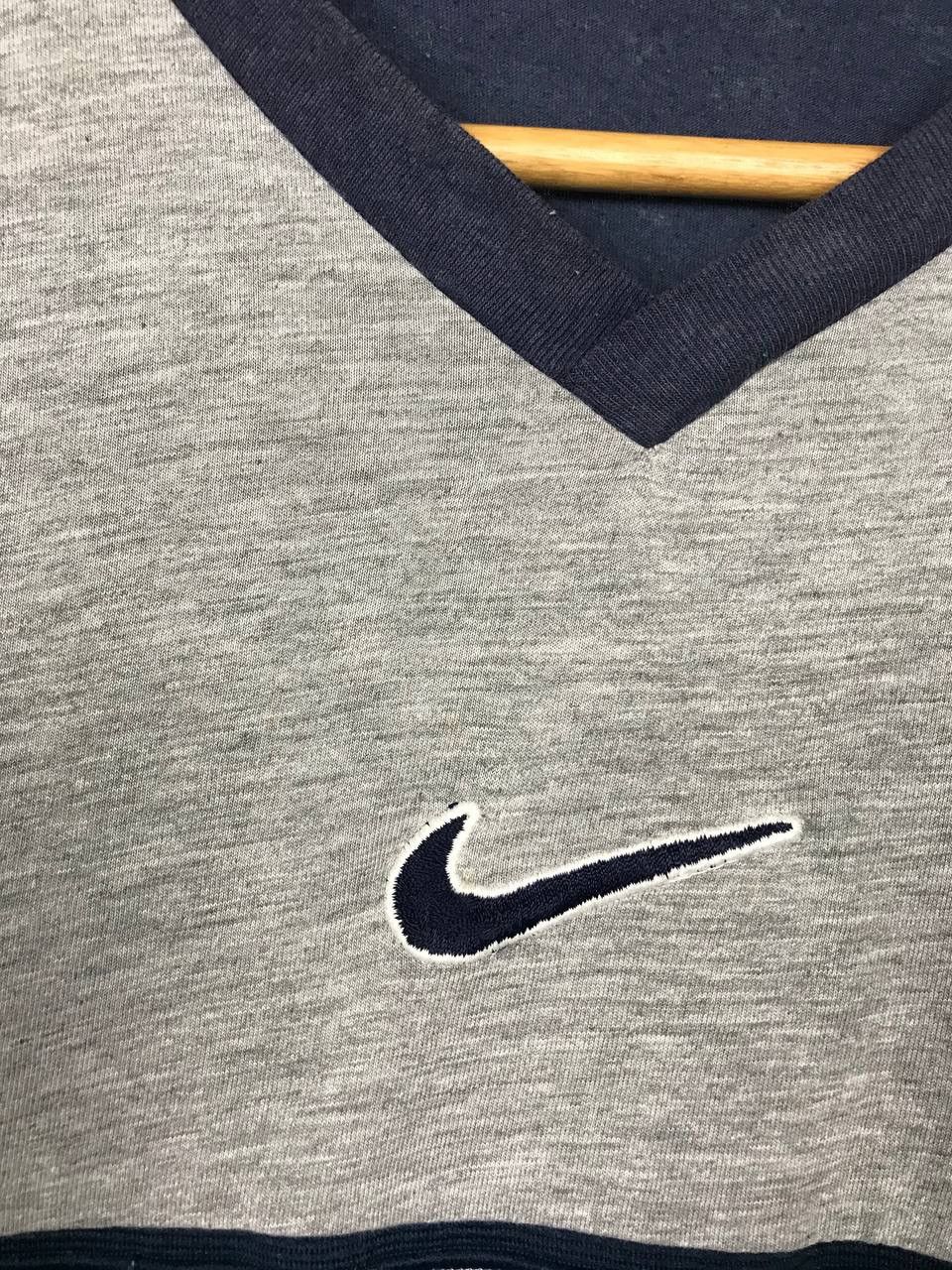 Nike × Vintage Nike swoosh streetwear vintage center logo tee Size US S / EU 44-46 / 1 - 3 Thumbnail