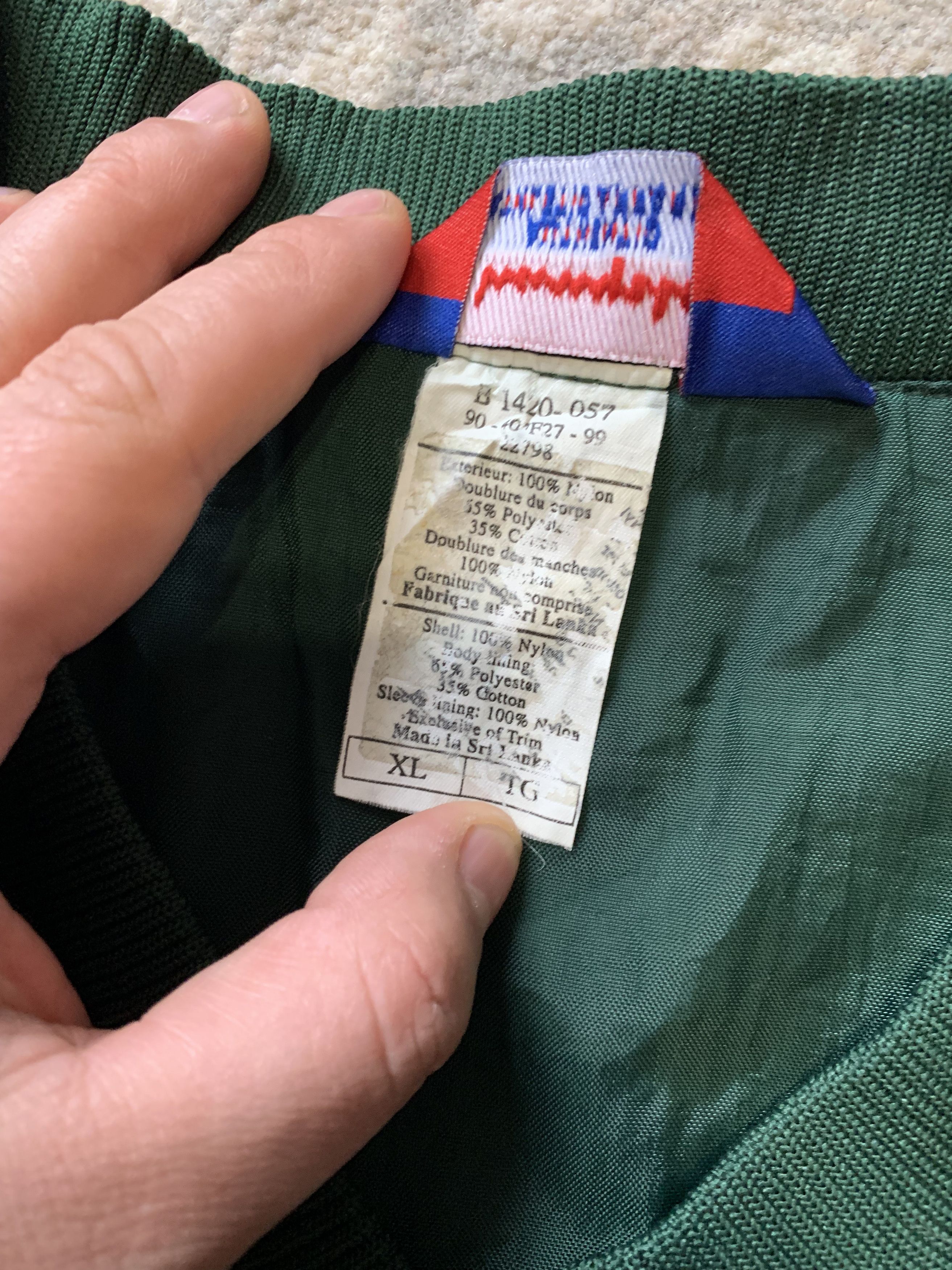 Champion Champion Vintage Nylon Jacket Size US XL / EU 56 / 4 - 8 Thumbnail