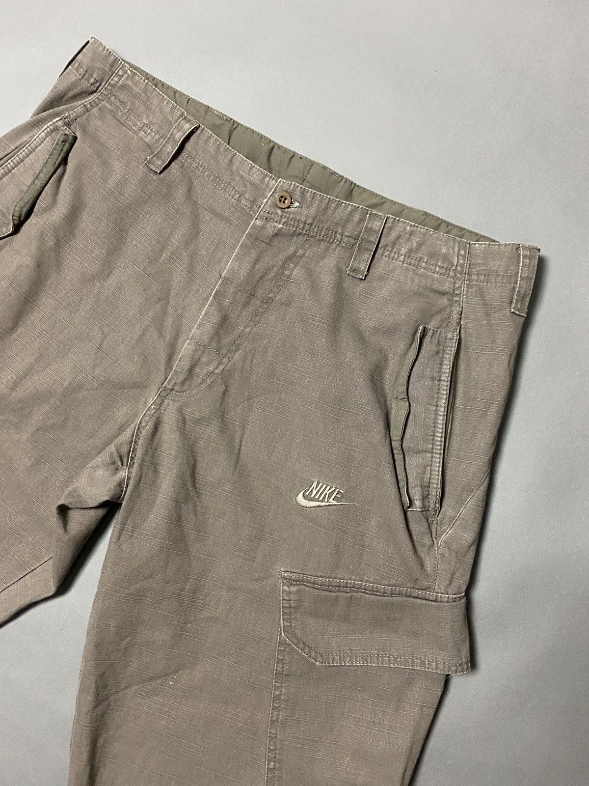 Nike × Vintage Nike vintage brown shorts cargo small swoosh ACG style Size US 34 / EU 50 - 2 Thumbnail