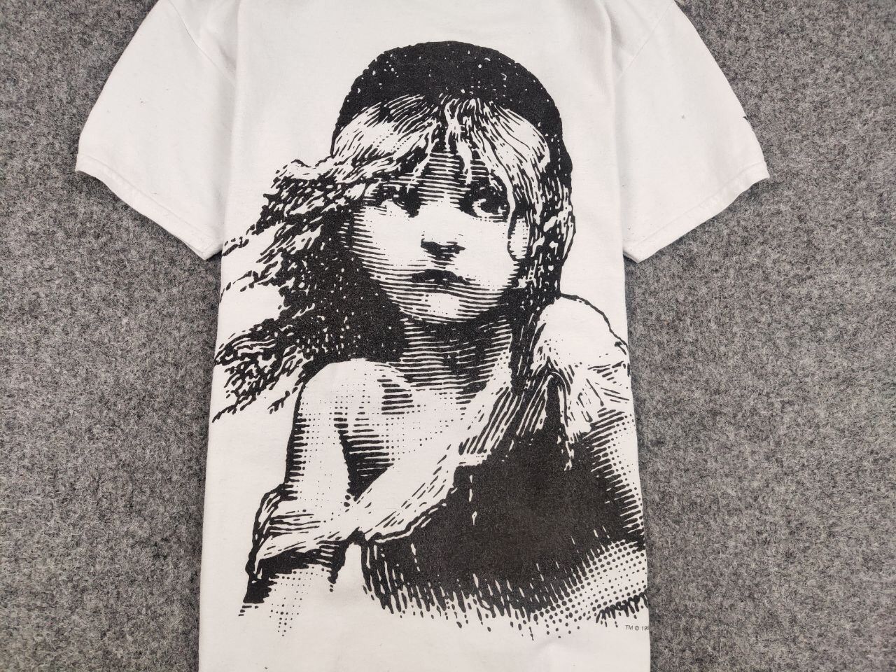 Vintage Vintage 86's Les Miserables London T Shirt All Over Print Size US M / EU 48-50 / 2 - 10 Thumbnail