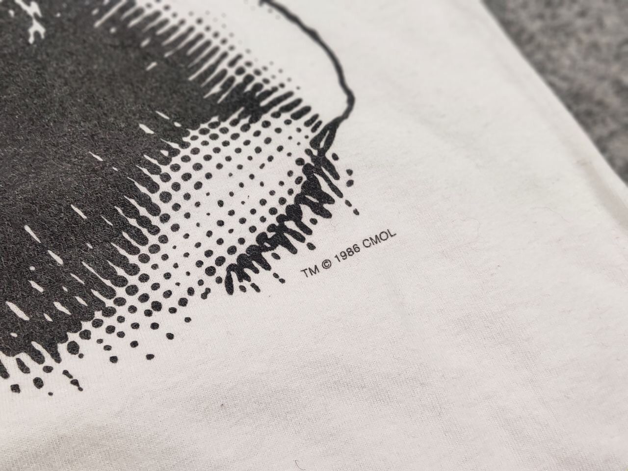 Vintage Vintage 86's Les Miserables London T Shirt All Over Print Size US M / EU 48-50 / 2 - 12 Thumbnail