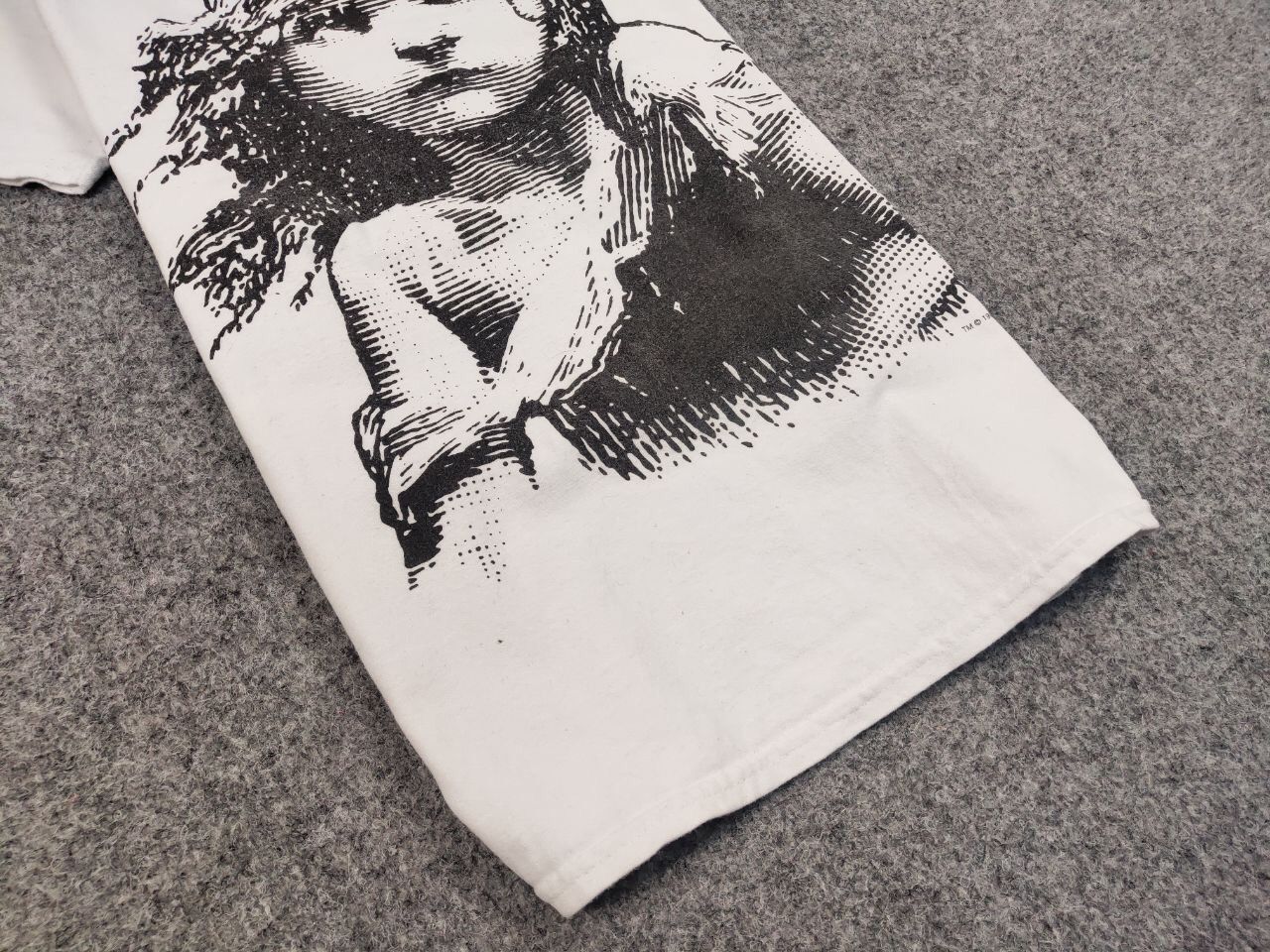 Vintage Vintage 86's Les Miserables London T Shirt All Over Print Size US M / EU 48-50 / 2 - 7 Thumbnail