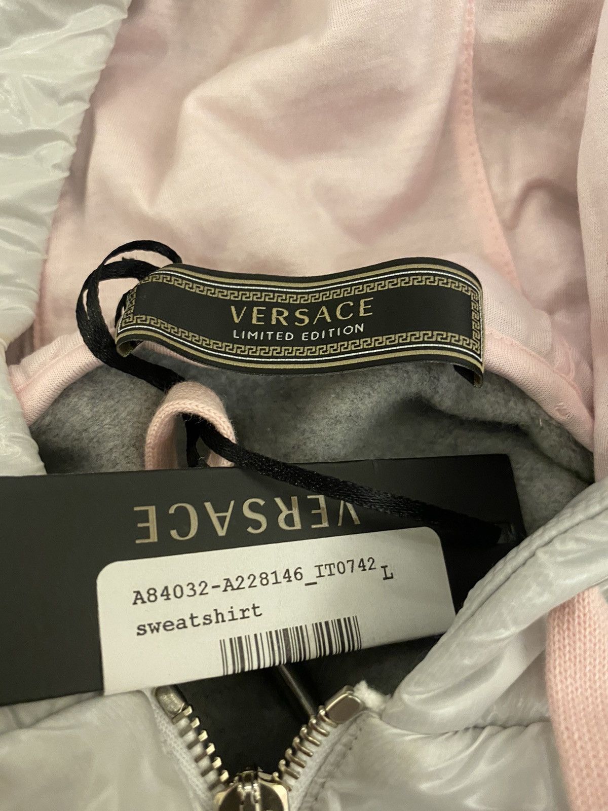 Versace $1,850 New Limited Edition Super Runway Versace Logo Hoodie Size US L / EU 52-54 / 3 - 3 Thumbnail