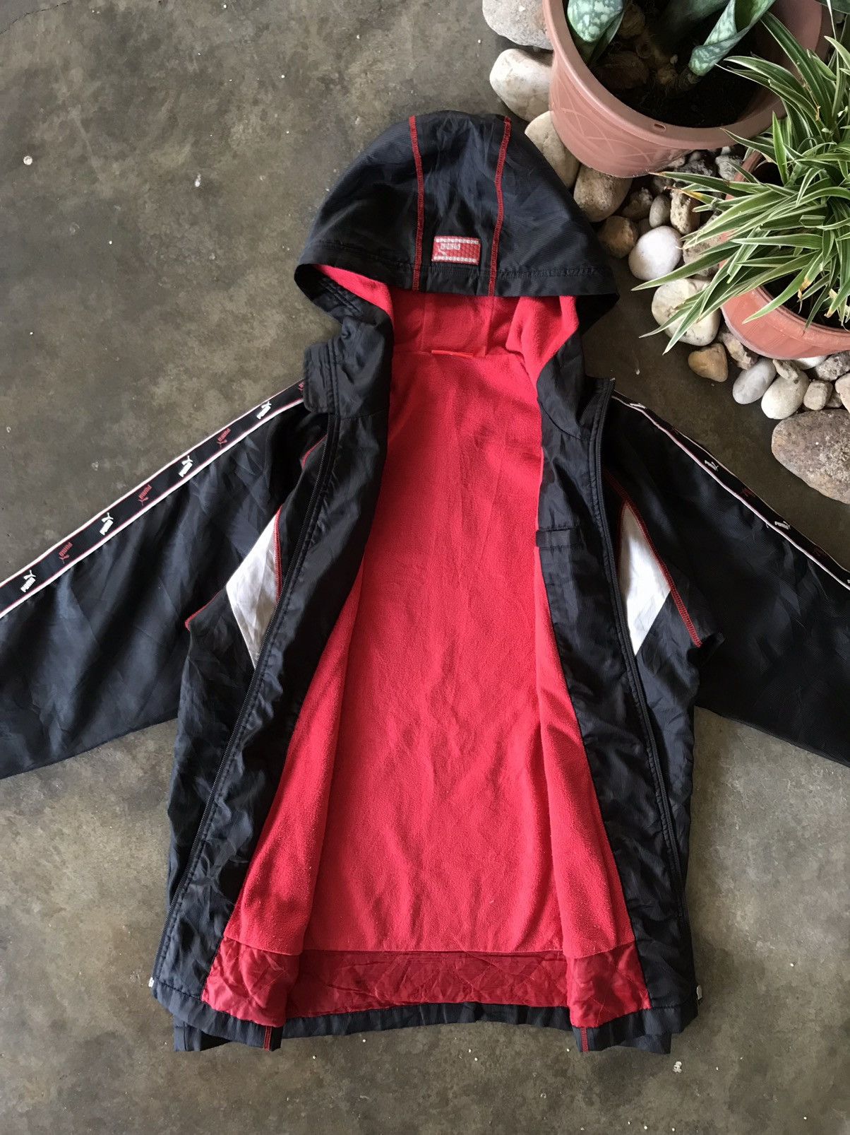 Puma × Vintage Vintage Puma Windbreaker Side Tape Jacket Size US S / EU 44-46 / 1 - 7 Thumbnail