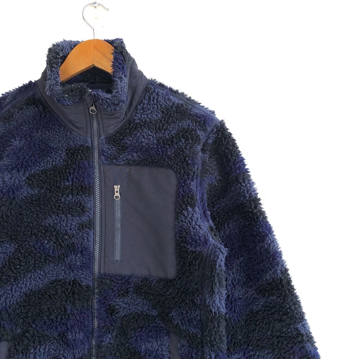 Uniqlo Uniqlo Camo Fleece Sherpa Jacket Size US M / EU 48-50 / 2 - 2 Thumbnail