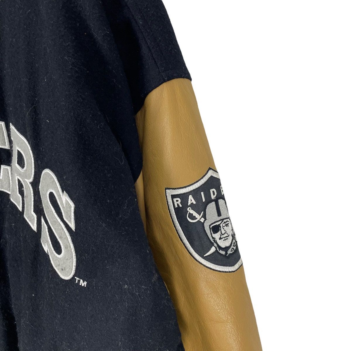 Starter ☀️LAS VEGAS RAIDERS VARSITY LEATHER JACKET Size US M / EU 48-50 / 2 - 4 Thumbnail