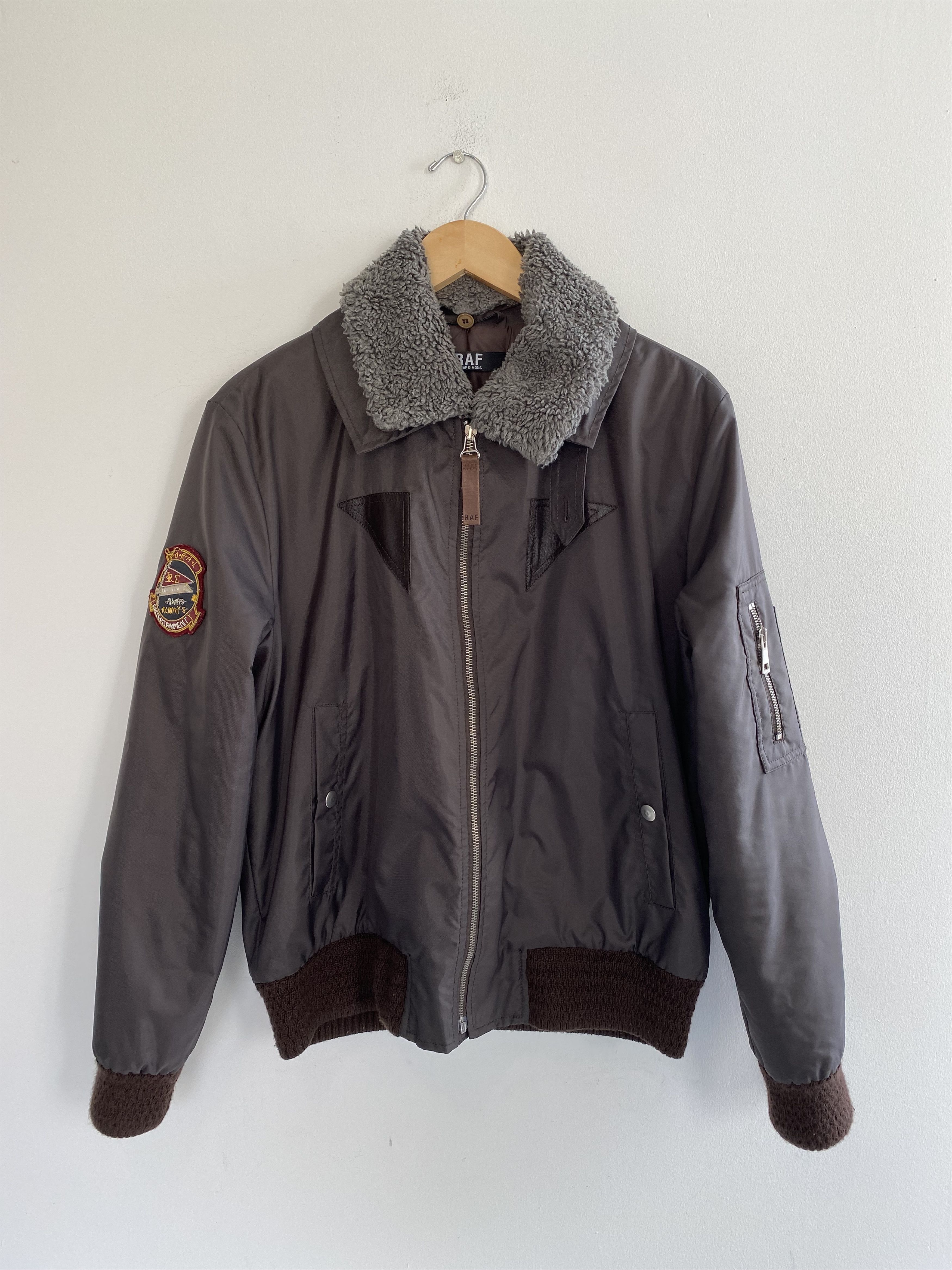 RAF BY RAFSIMONS jacket パーカー RAF SIMONS - RAF SIMONS パーカー バッジアンドプリント
