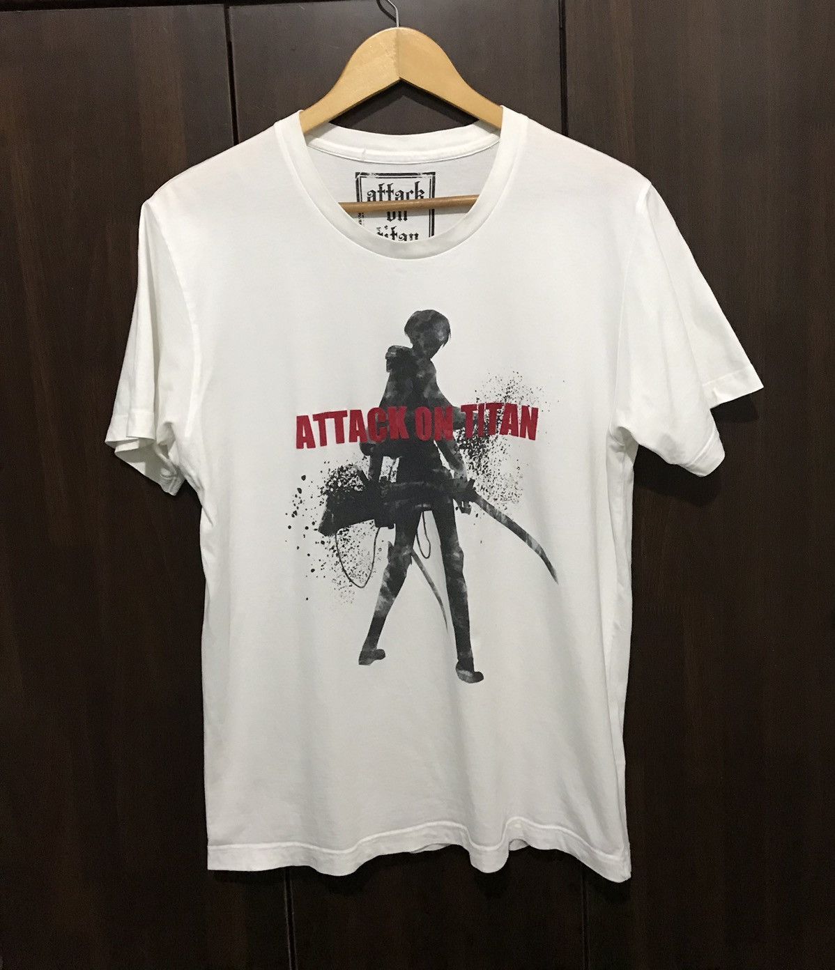 Anime × Cartoon Network × Uniqlo Attack On Titan “Levi Ackerman” Japanese Anime Tshirt Size US L / EU 52-54 / 3 - 1 Thumbnail