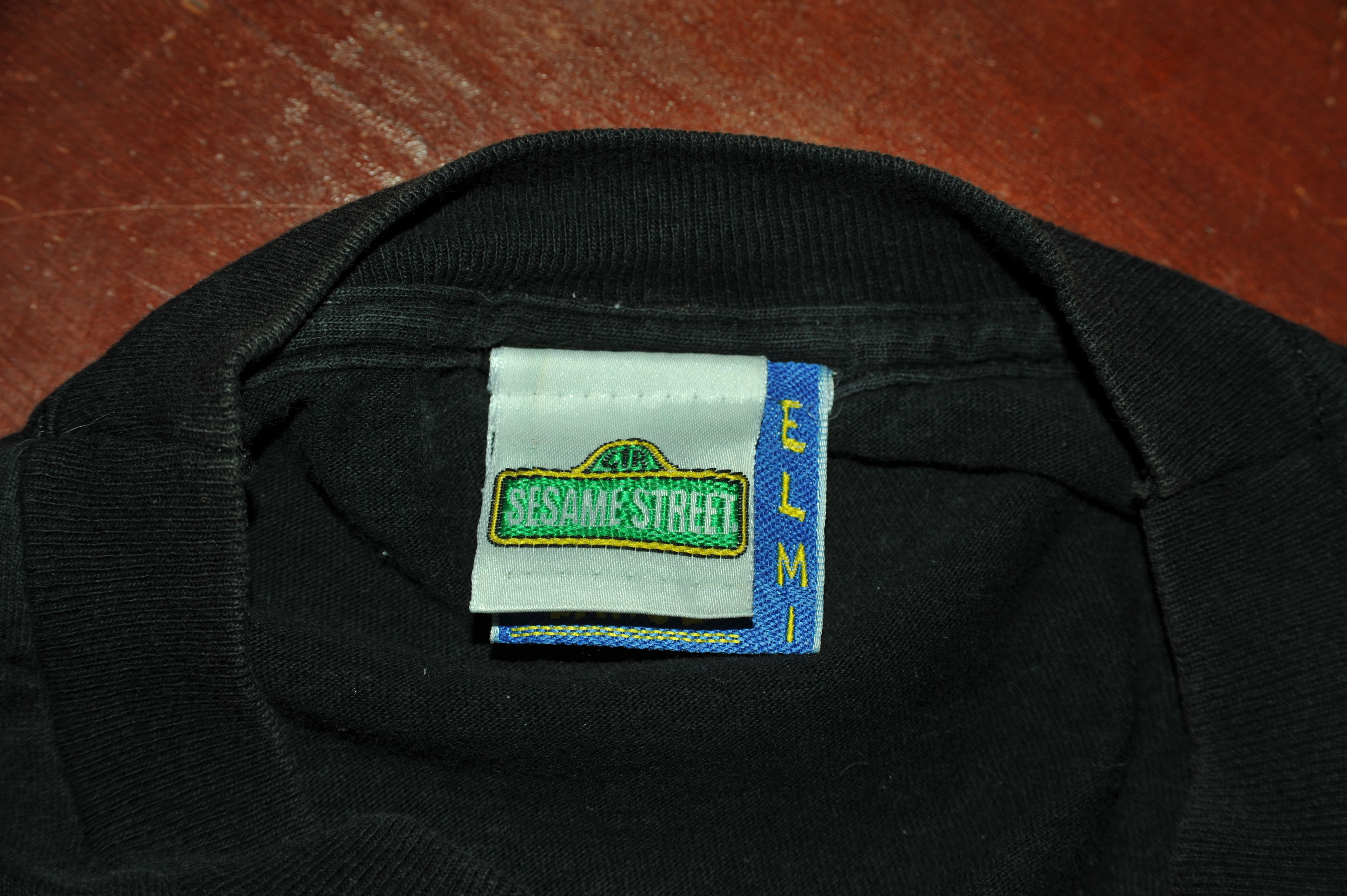 Vintage Vintage 90s 1997 Sesame Street T-shirt Size US L / EU 52-54 / 3 - 5 Thumbnail