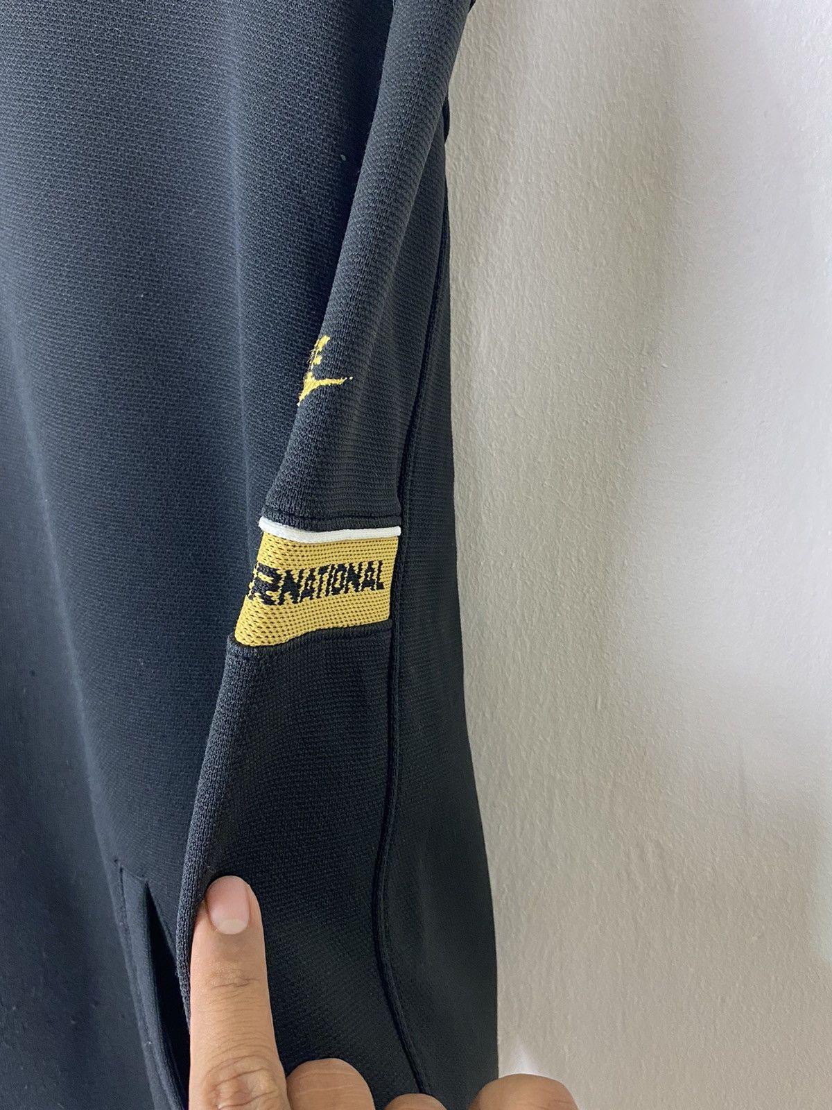 Nike × Vintage Vintage Nike International Tracktop Sweater Size US XL / EU 56 / 4 - 8 Thumbnail