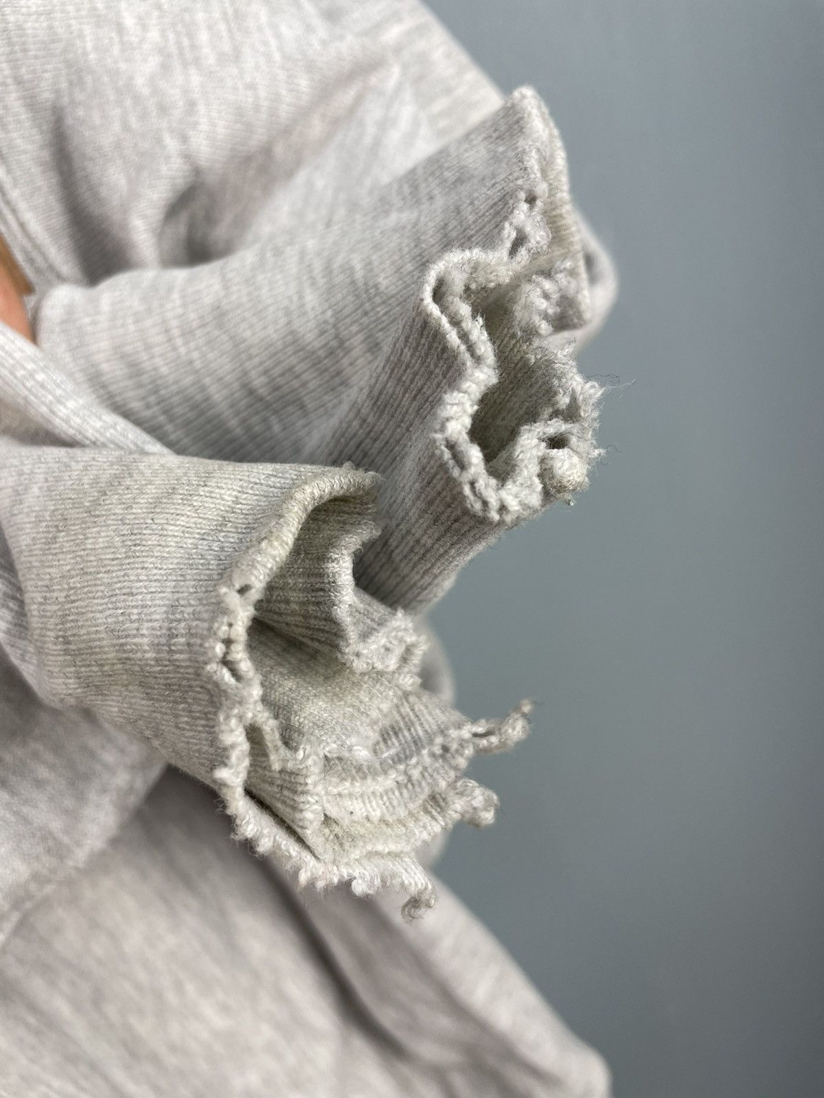 Champion Vintage 90s Champion Reverse weave distress sweatshirt Size US L / EU 52-54 / 3 - 9 Thumbnail