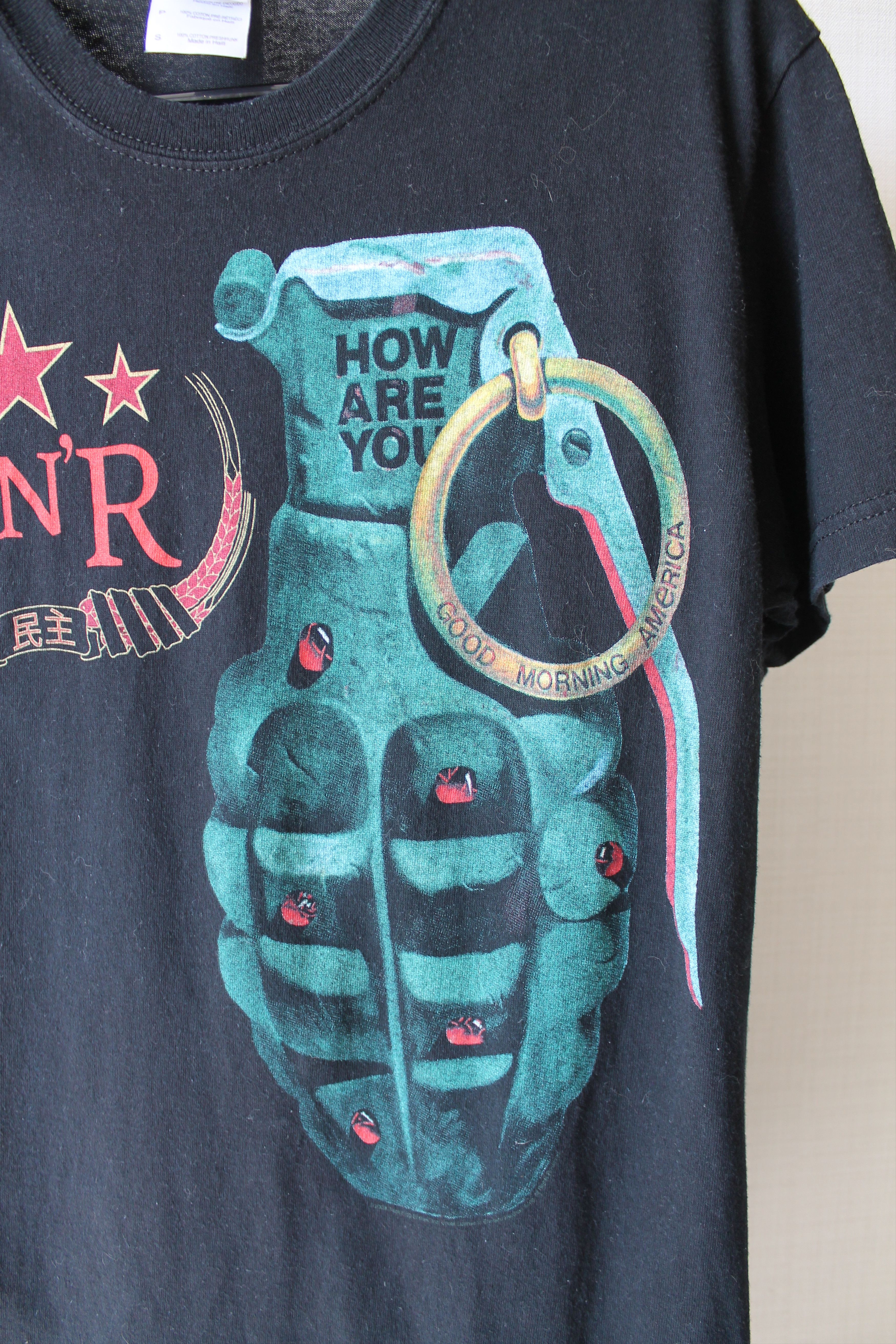 Band Tees 2009 Grenade With Gold Pin With GN'R Chinese Democracy Size US S / EU 44-46 / 1 - 7 Thumbnail