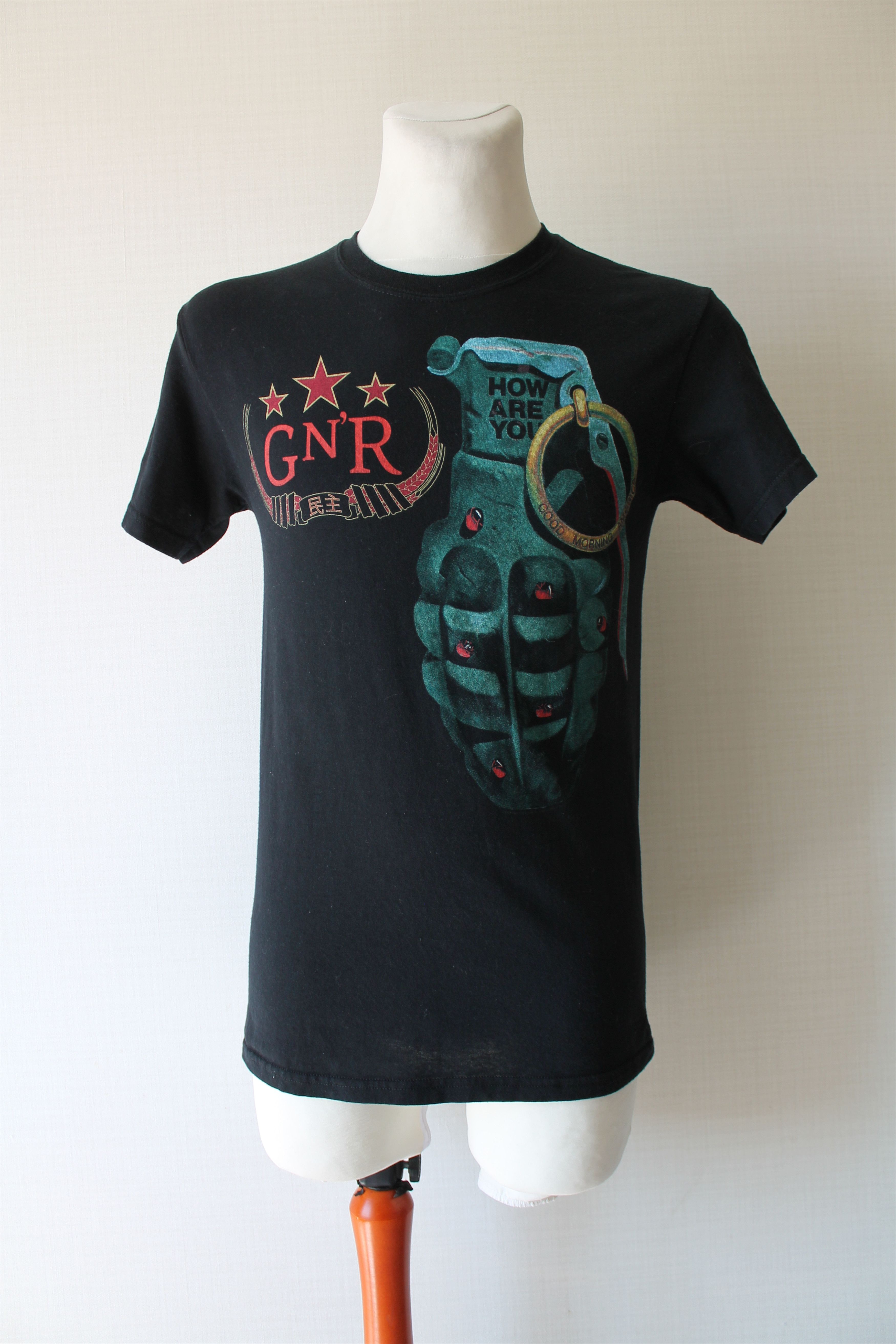 Band Tees 2009 Grenade With Gold Pin With GN'R Chinese Democracy Size US S / EU 44-46 / 1 - 9 Thumbnail