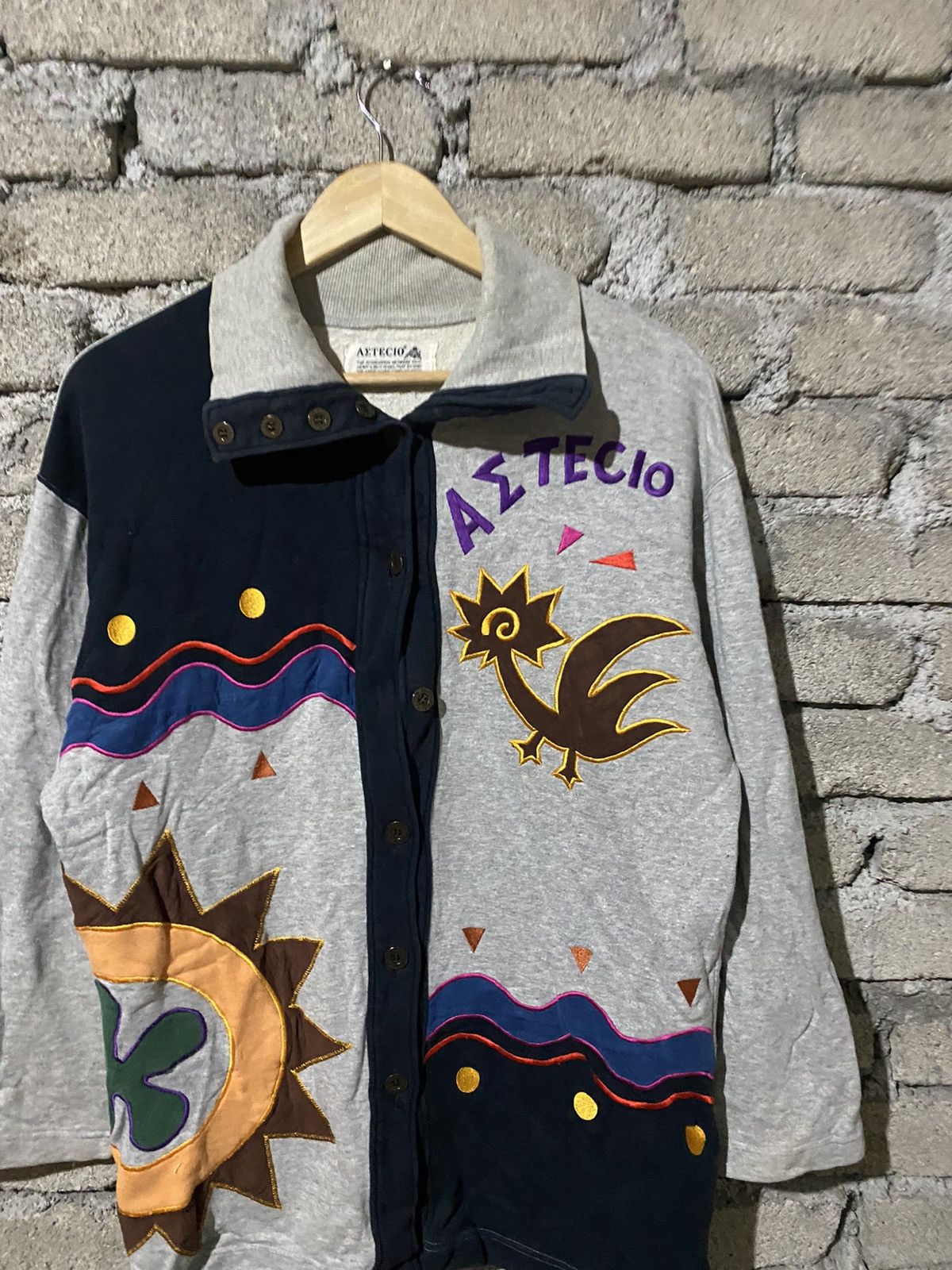 Japanese Brand 🔥SALE🔥AZTECIO EMBROIDERY LOGOS DESIGN BUTTON UP Size US M / EU 48-50 / 2 - 5 Thumbnail