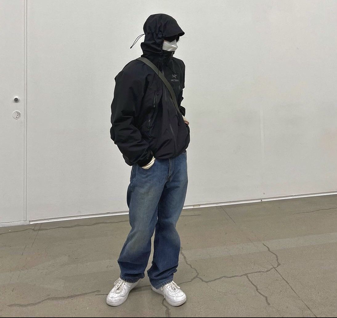 Arc’teryx Beta AR Gore-Tex Packable jacket. Size S