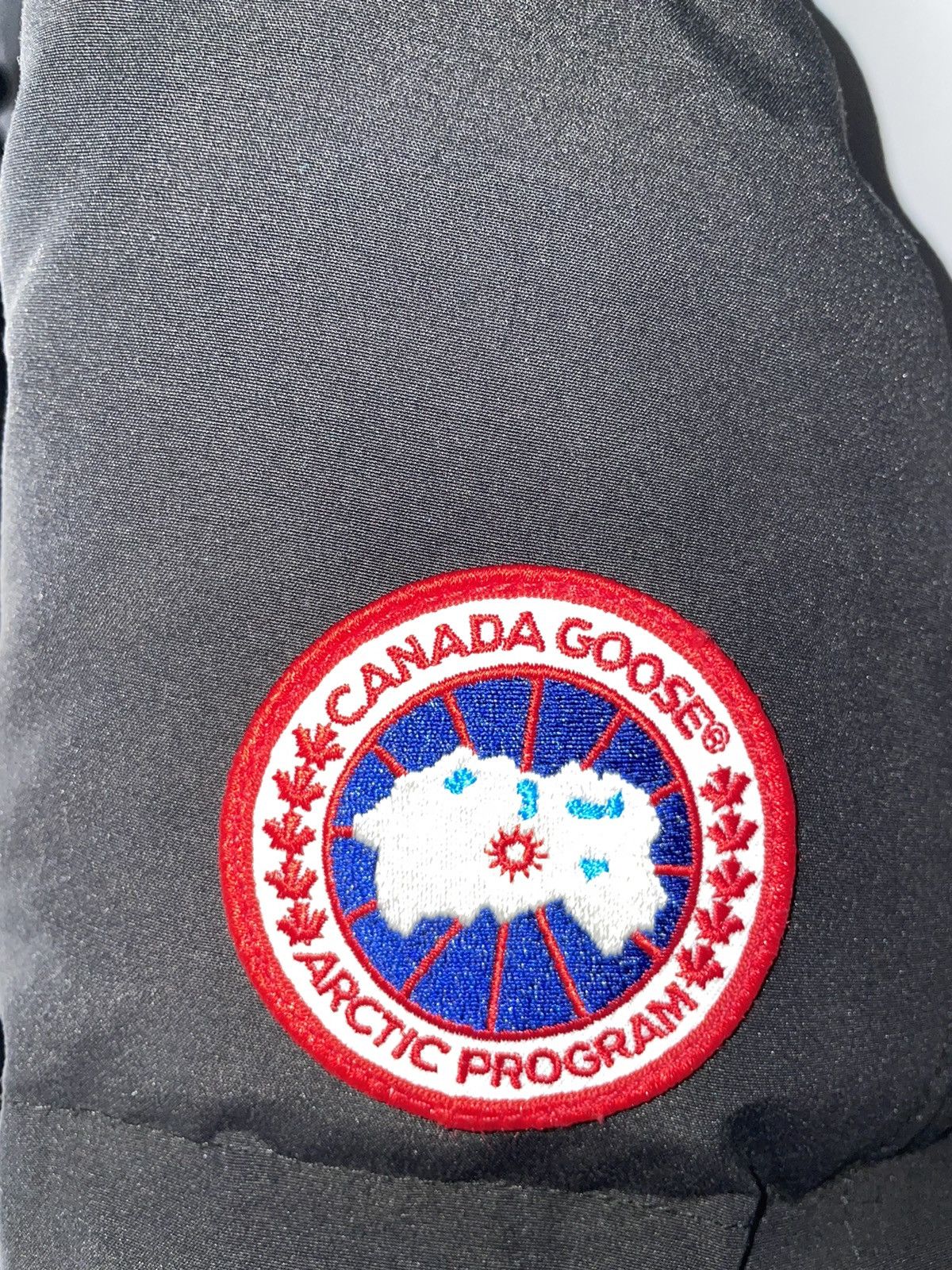 Canada Goose Macmillan Parka Size US L / EU 52-54 / 3 - 5 Thumbnail