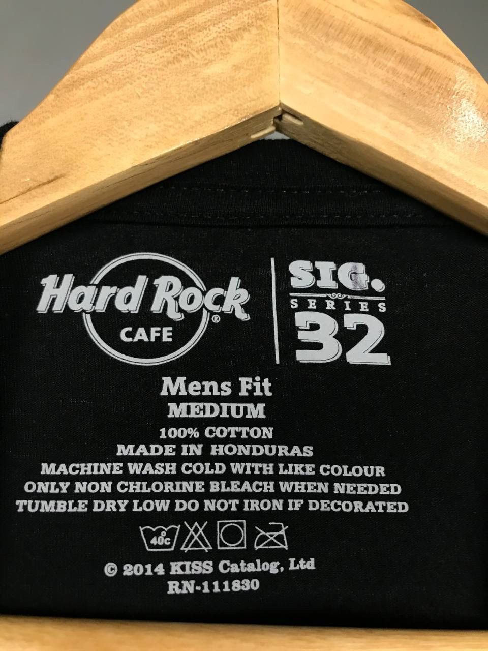 Band Tees Kiss x Hard Rock Cafe vintage rock band tee Size US M / EU 48-50 / 2 - 4 Thumbnail