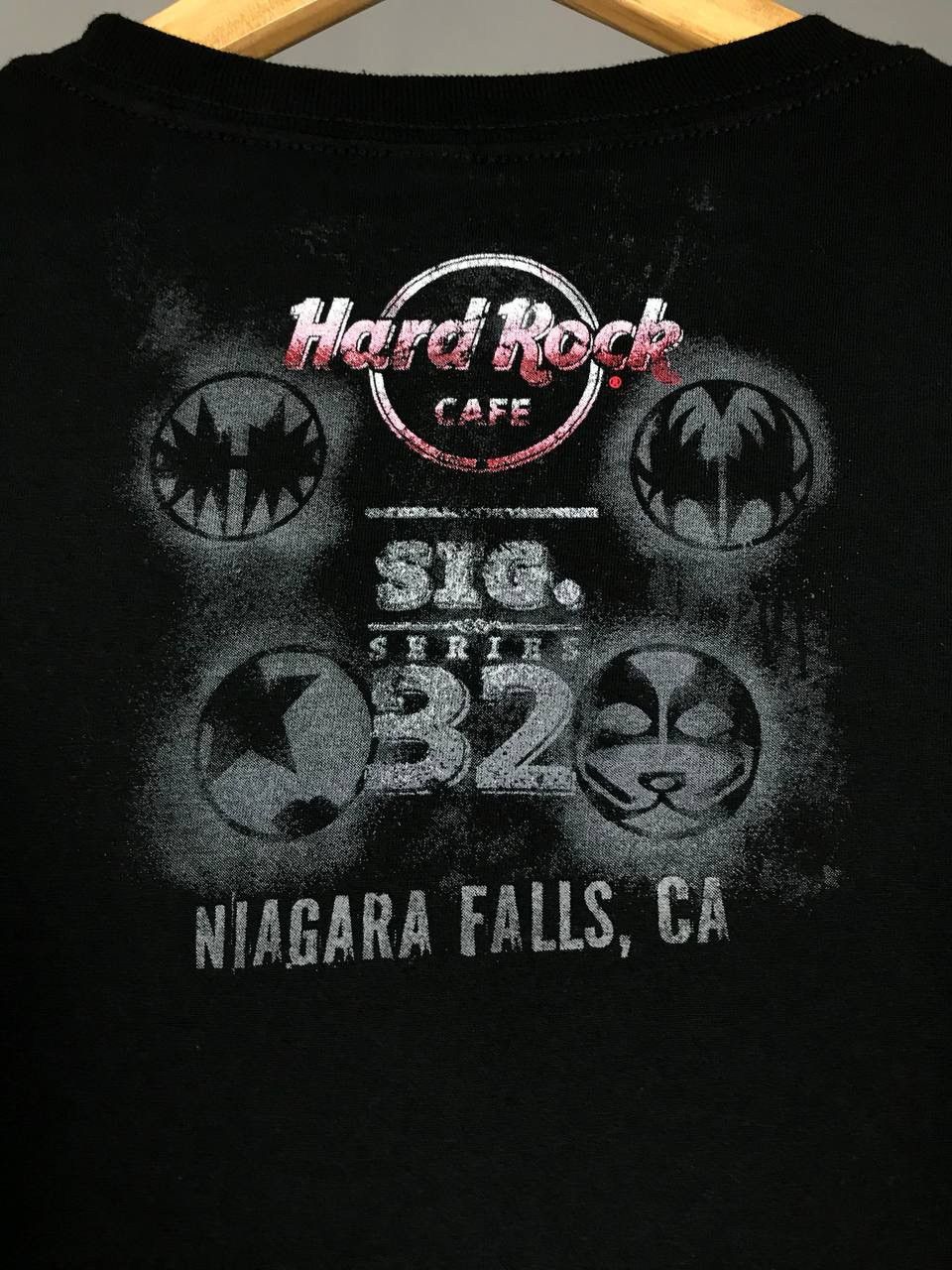 Band Tees Kiss x Hard Rock Cafe vintage rock band tee Size US M / EU 48-50 / 2 - 7 Thumbnail