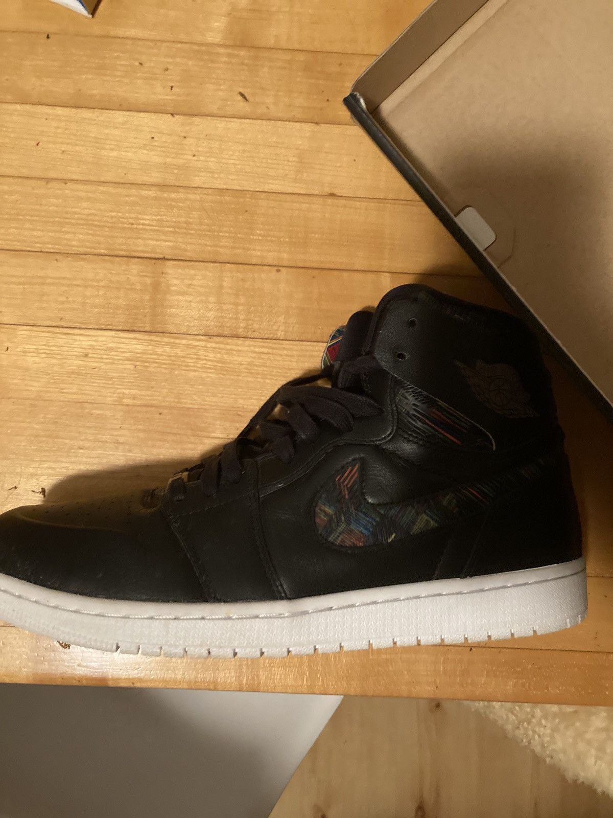 Jordan Brand Air Jordan 1 Retro High Nouveau BHM 2016 Size US 11 / EU 44 - 9 Thumbnail
